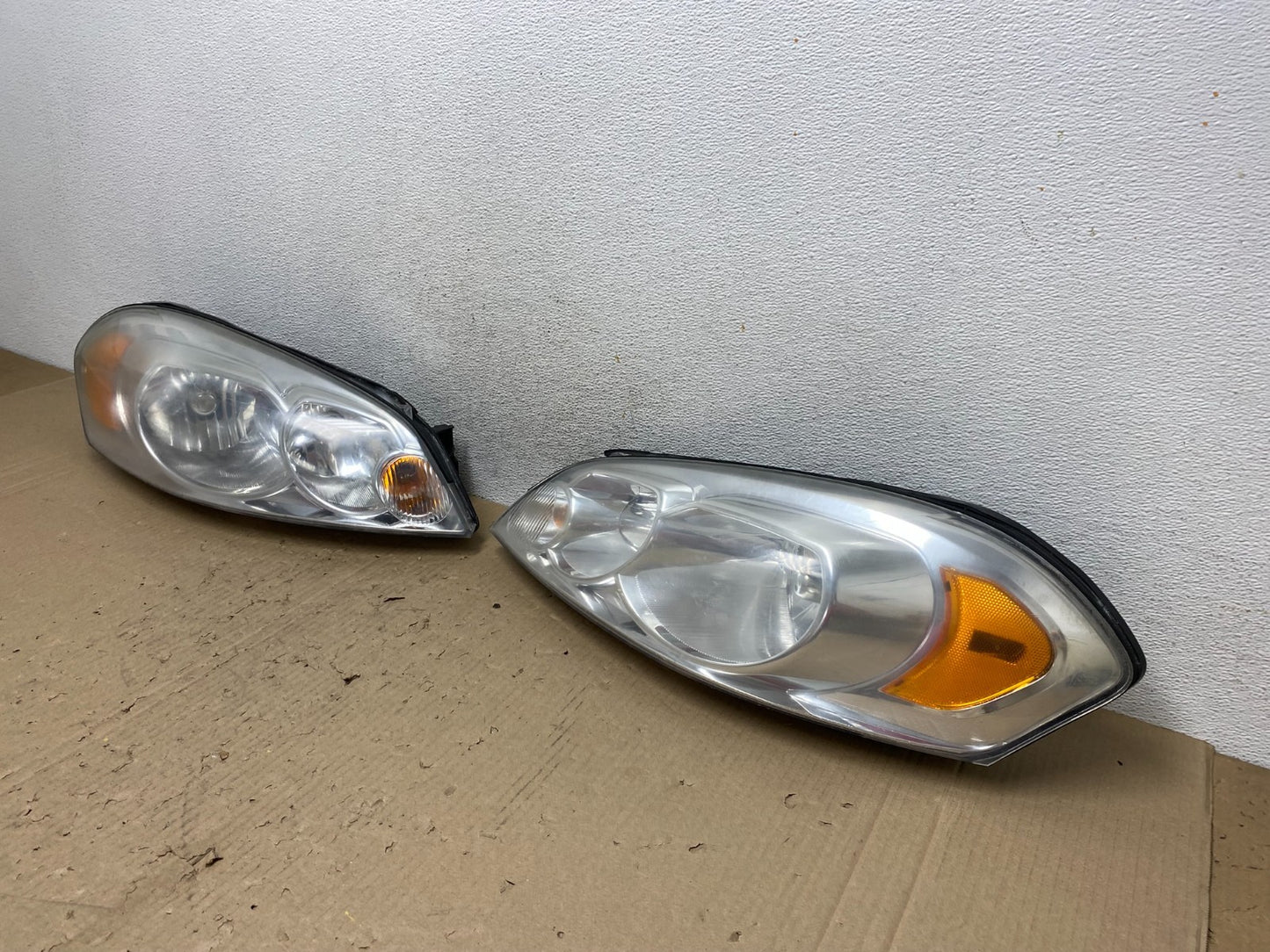 2006 - 2013 Chevrolet Impala Left+Right Set Headlights Halogen AE9805 DW1