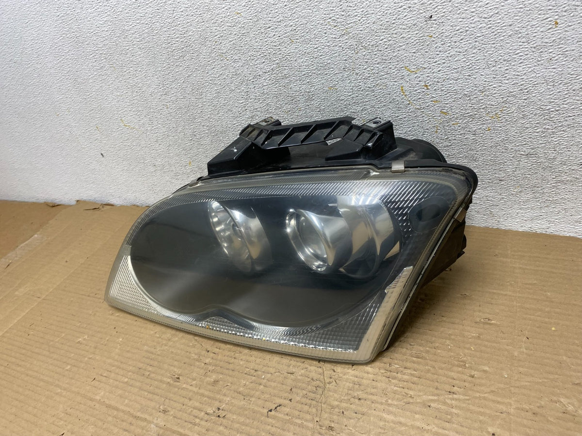 2004 to 2006 Chrysler Pacifica Headlight Left Driver LH Projector AH2544 DW2