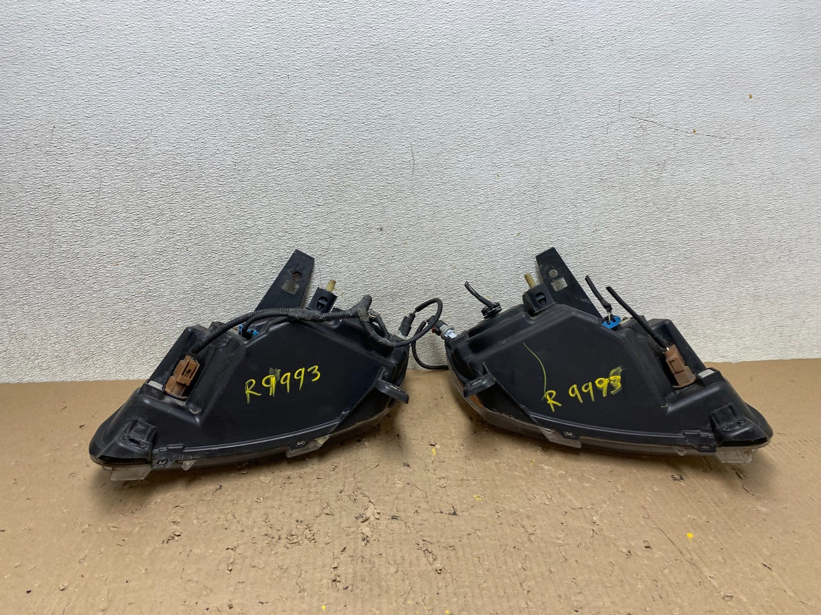 2011-2013 Jeep Grand Cherokee Left+Right Halogen Headlights R9993 DW9