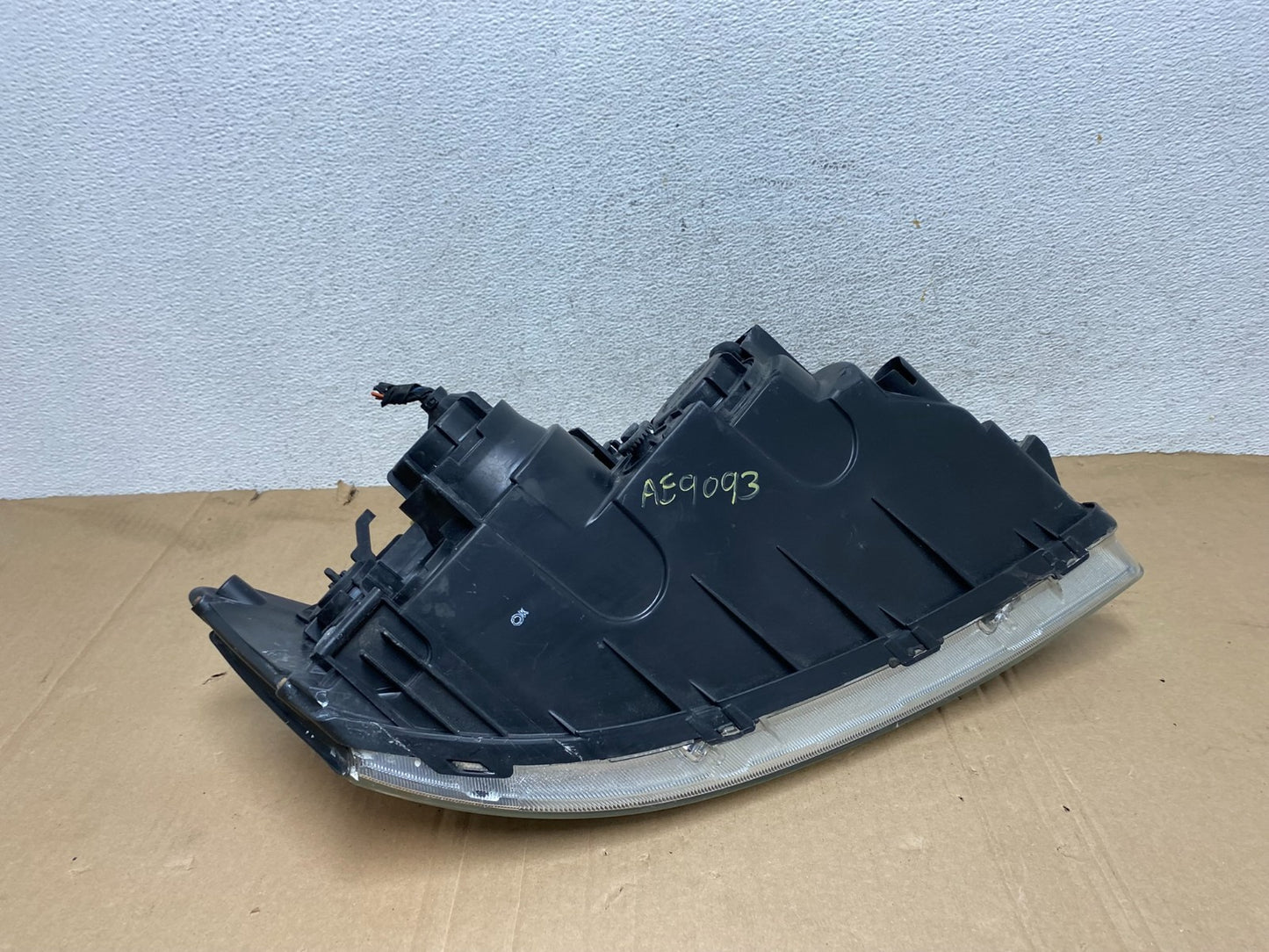 2006 to 2008 Hyundai Sonata Left Driver LH Side Headlight Halogen AE9093 DW7