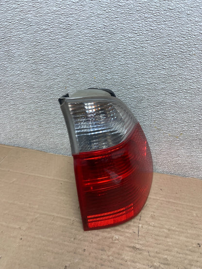 2004 2005 2006 BMW E53 X5 Right Passenger Rh Side Tail Light Oem AA9321 LK2