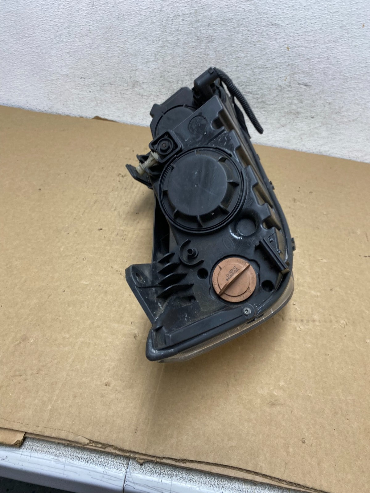 2011 to 2013 Kia Sorento Left Driver LH Side Headlight Halogen AF7381 DW8