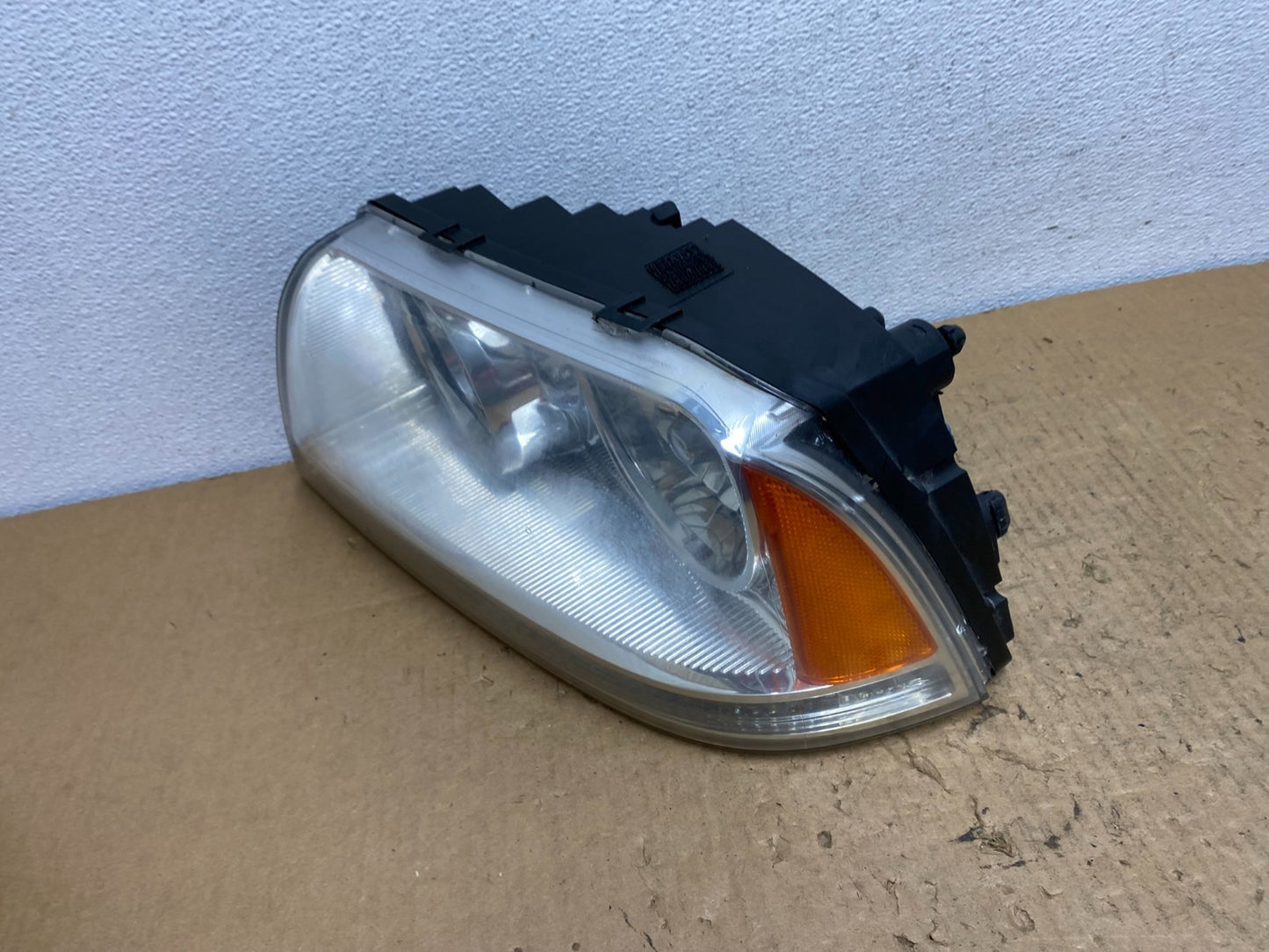 2003 2004 2005 Lincoln Aviator Left Driver LH Halogen Headlight AC8260 DW1