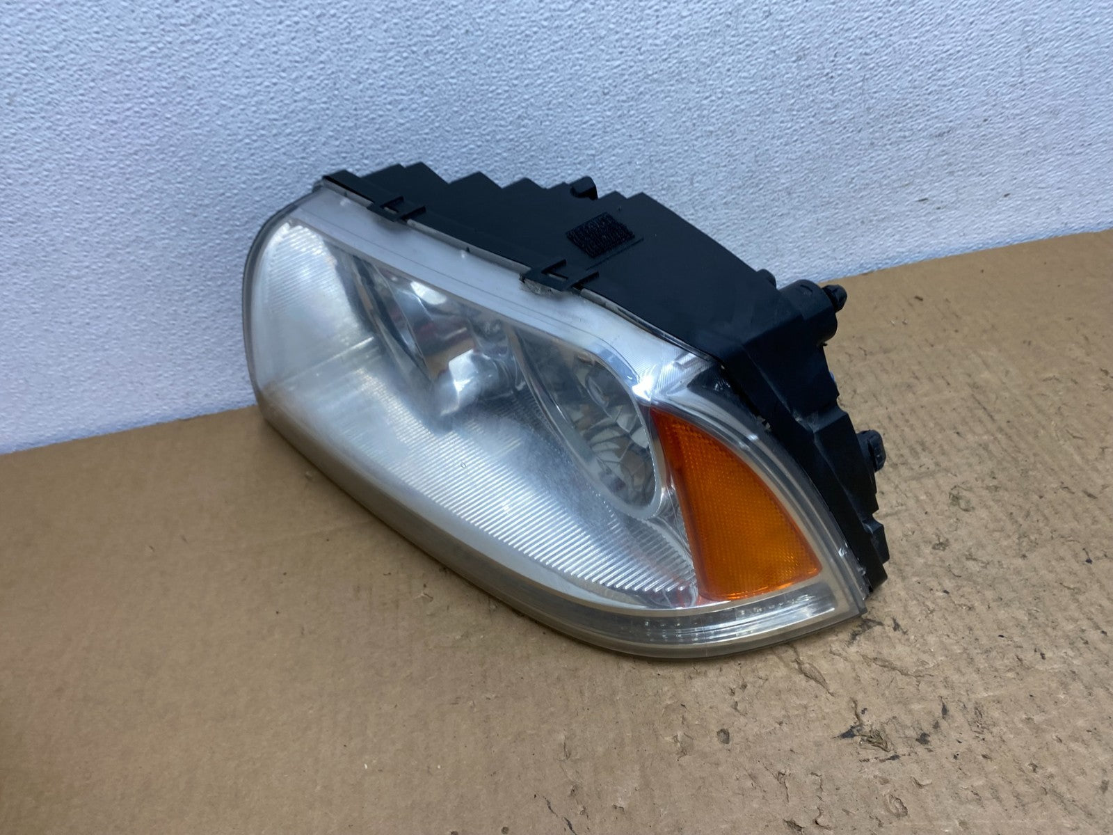 2003 2004 2005 Lincoln Aviator Left Driver LH Halogen Headlight AC8260 DW1