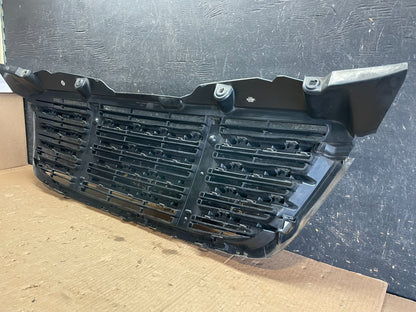 2009 to 2011 Freightliner Sprinter Front Upper Chrome Grill Grille Y9747 DG7