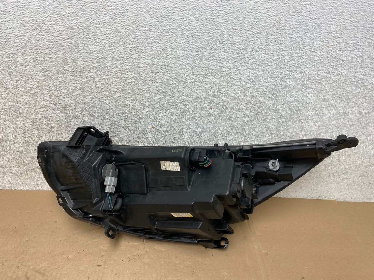 2013 to 2017 Hyundai Accent Right Passenger RH Side Headlight AG4704 DW7