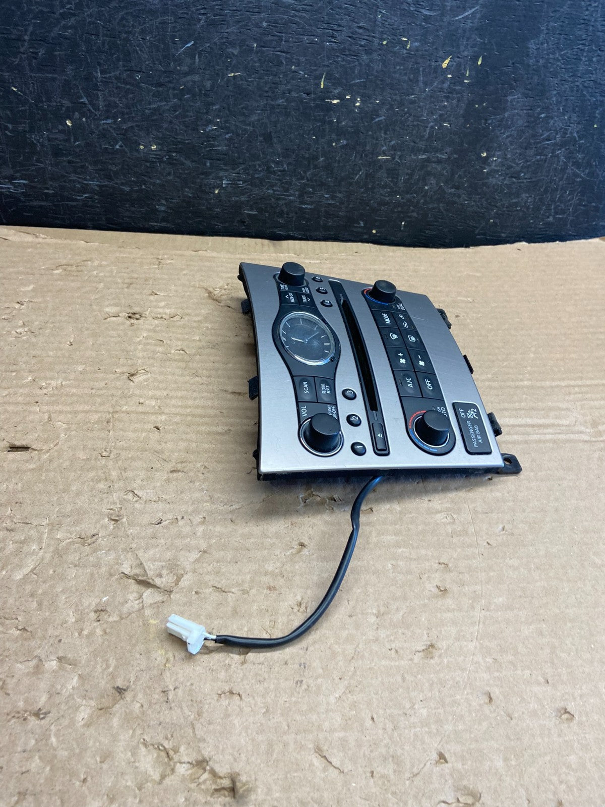 2009 to 2013 Infiniti G37 Radio Player Climate Control Panel Bezel AF2704 DG1