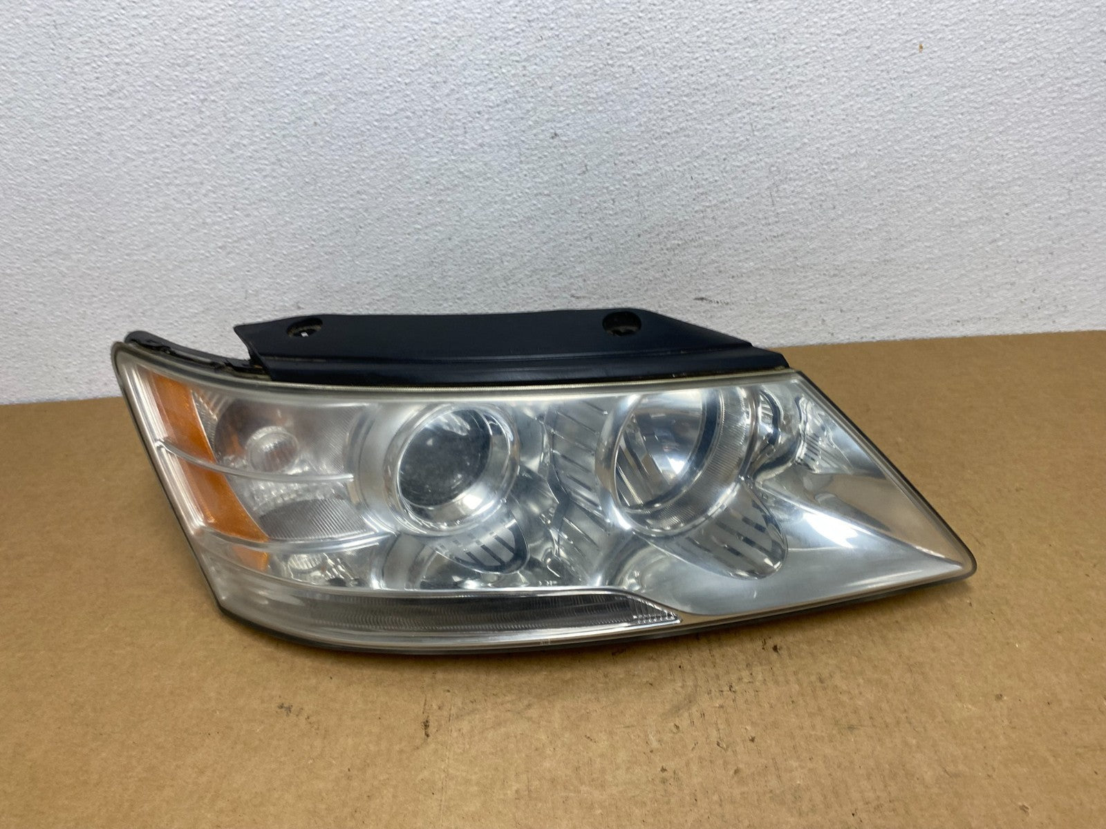2009 to 2010 Hyundai Sonata Right Passenger RH Side Headlight Halogen AC1782 DW0