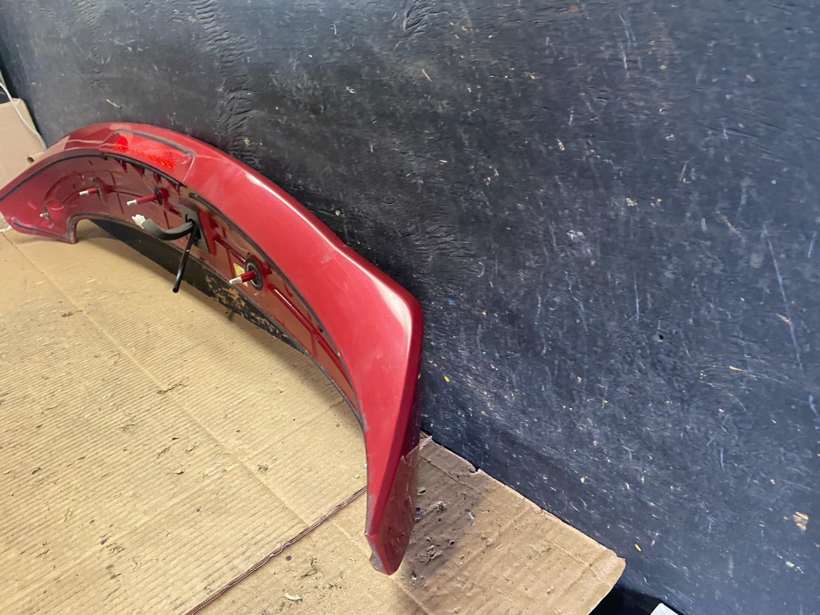 2013 to 2016 Hyundai Santa Fe Rear Spoiler W/3rd Brake Light T6787 DG8
