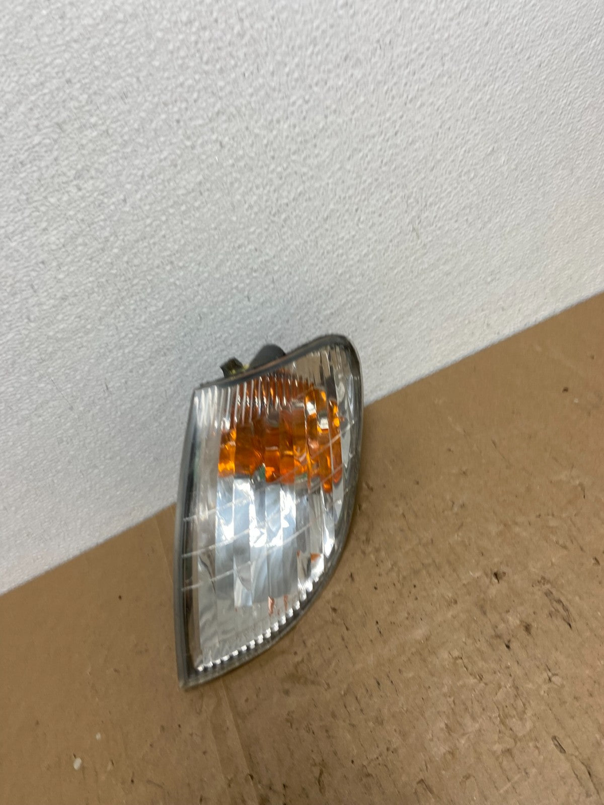 1998 to 2000 Lexus LS400 Left Driver LH Side Headlight Turn Signal ab6946 DG2