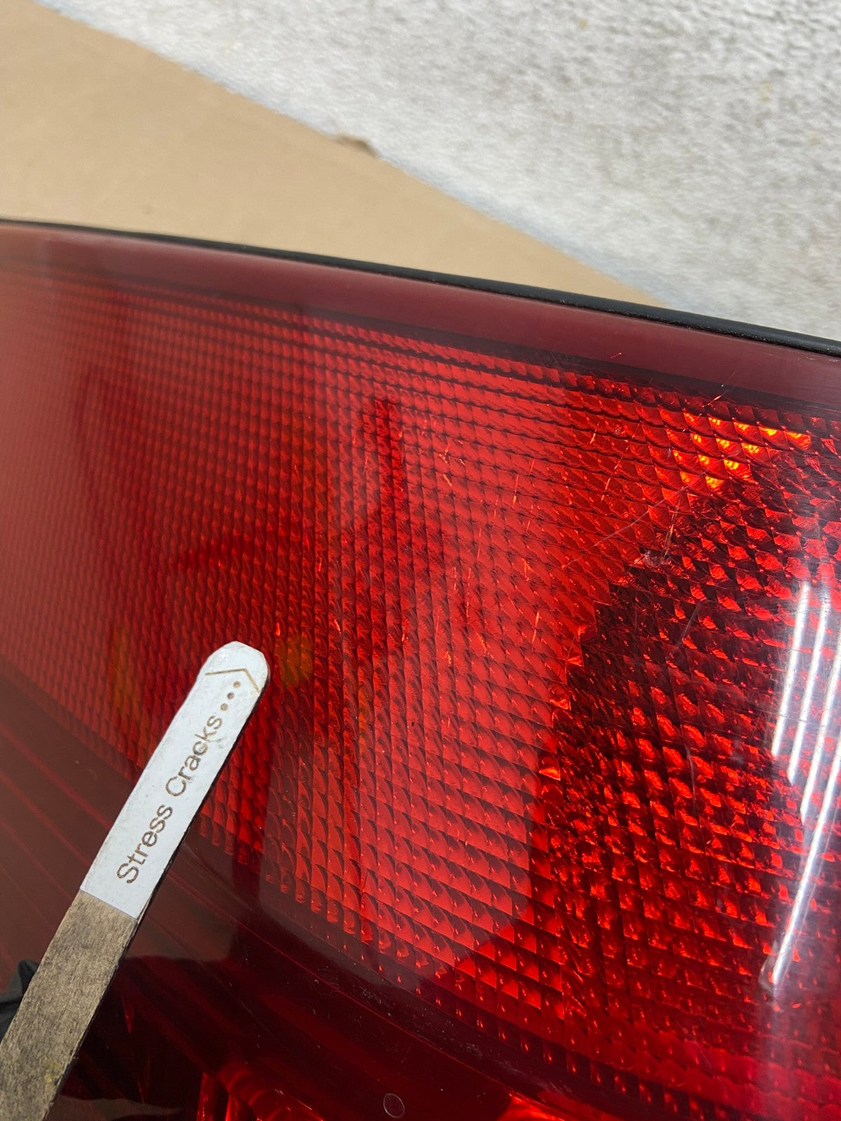 2004 to 2005 Toyota Sienna Left Driver LH Side Tail Light AH9307 LK4