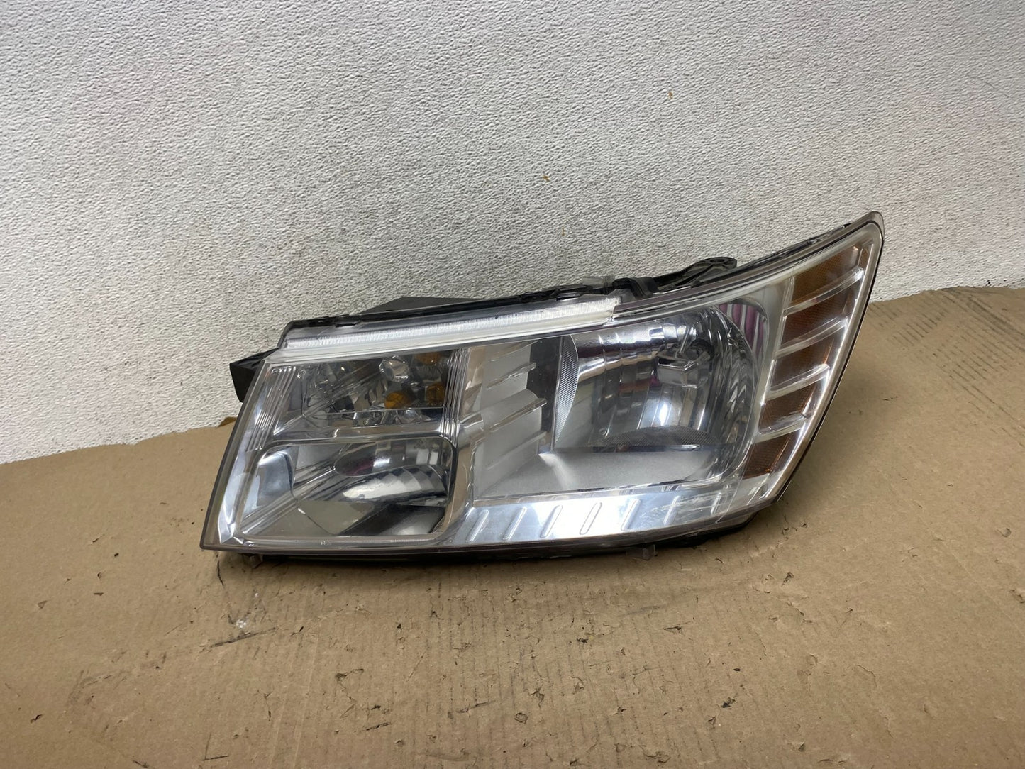 2009 to 2017 Dodge Journey Headlight Left Driver Lh Side Halogen AG7003 DW0