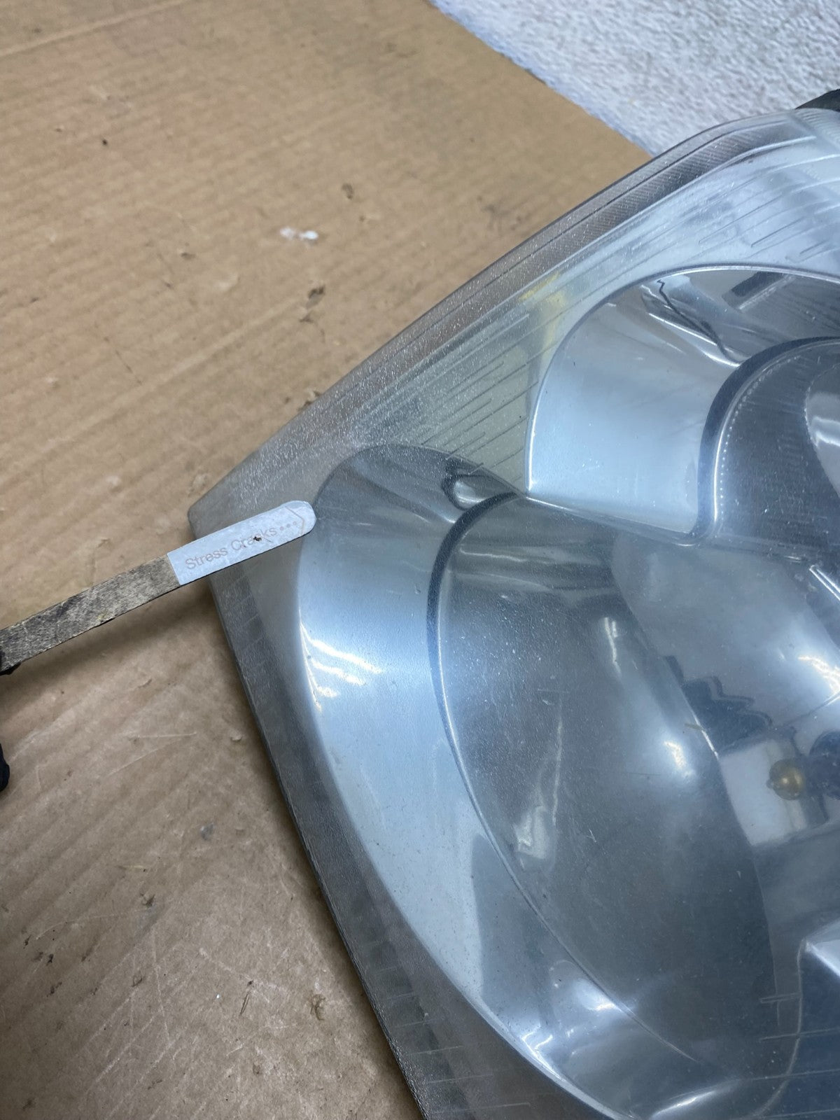 2002 to 2009 Gmc Envoy Left Driver Lh Side Headlight Halogen AI8189 DW4
