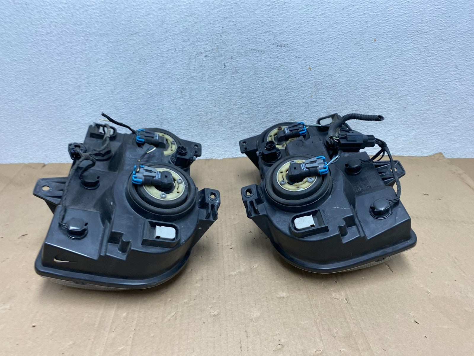 2005 2006 2007 Chrysler 300 Left+Right Halogen Headlights AE9138 DW9