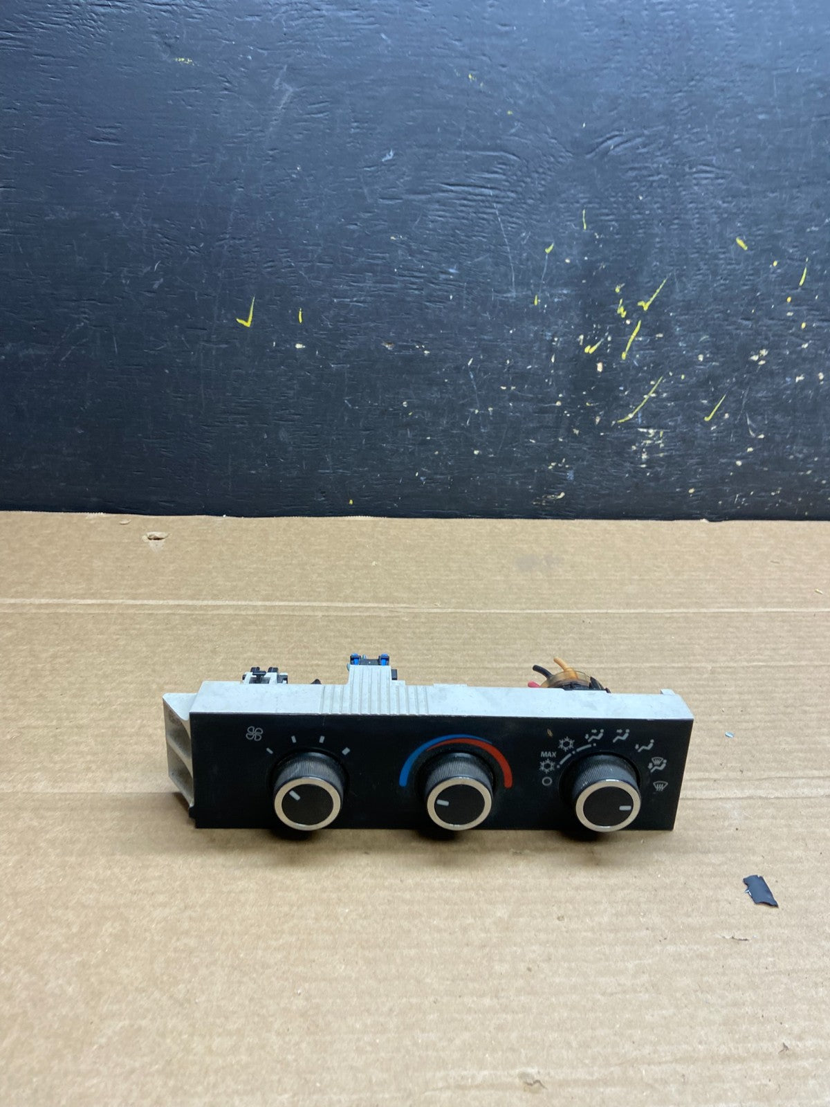 2008-2010 Chevrolet Express 1500 2500 3500 Climate Control Panel W0226 DG0