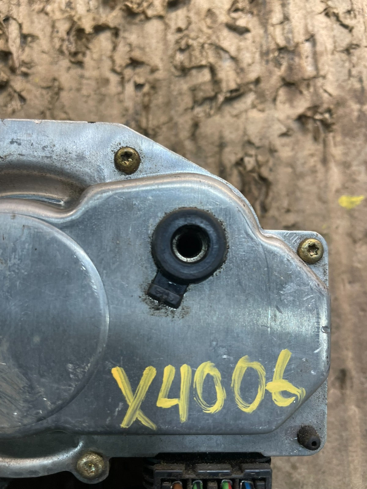 2004 to 2007 Volkswagen Touareg Rear Windshield Wiper Motor OEM x4006 DG7