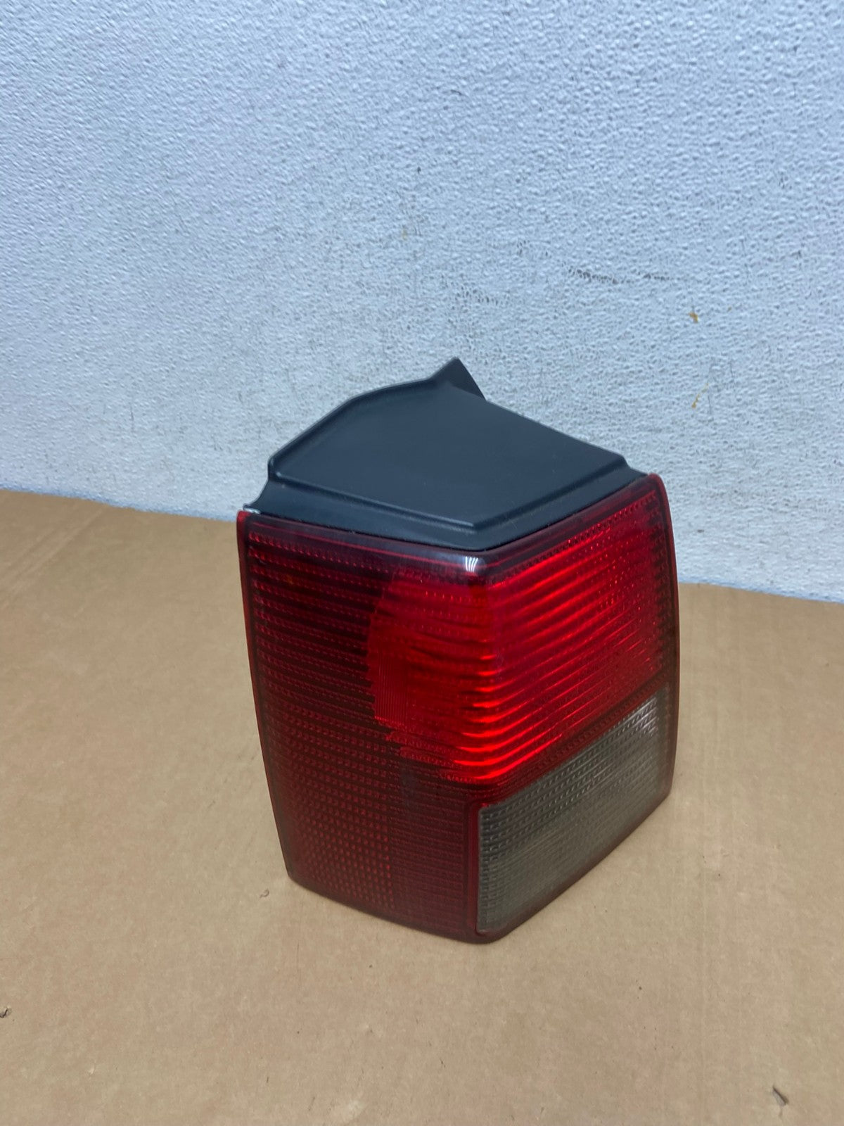 2006-2010 Mitsubishi Endeavor Left Driver Lh Tail Light AD2561 LK2