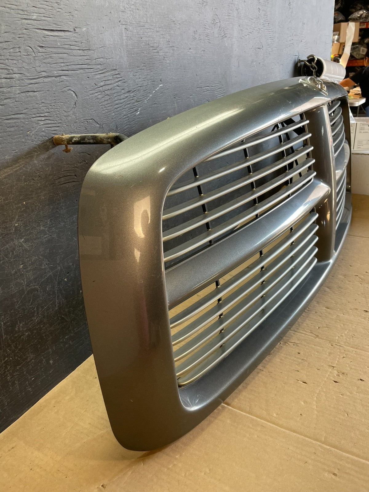 2002 2003 2004 2005 Dodge Ram 1500  Upper Front Grill Grille AD5799 DG2