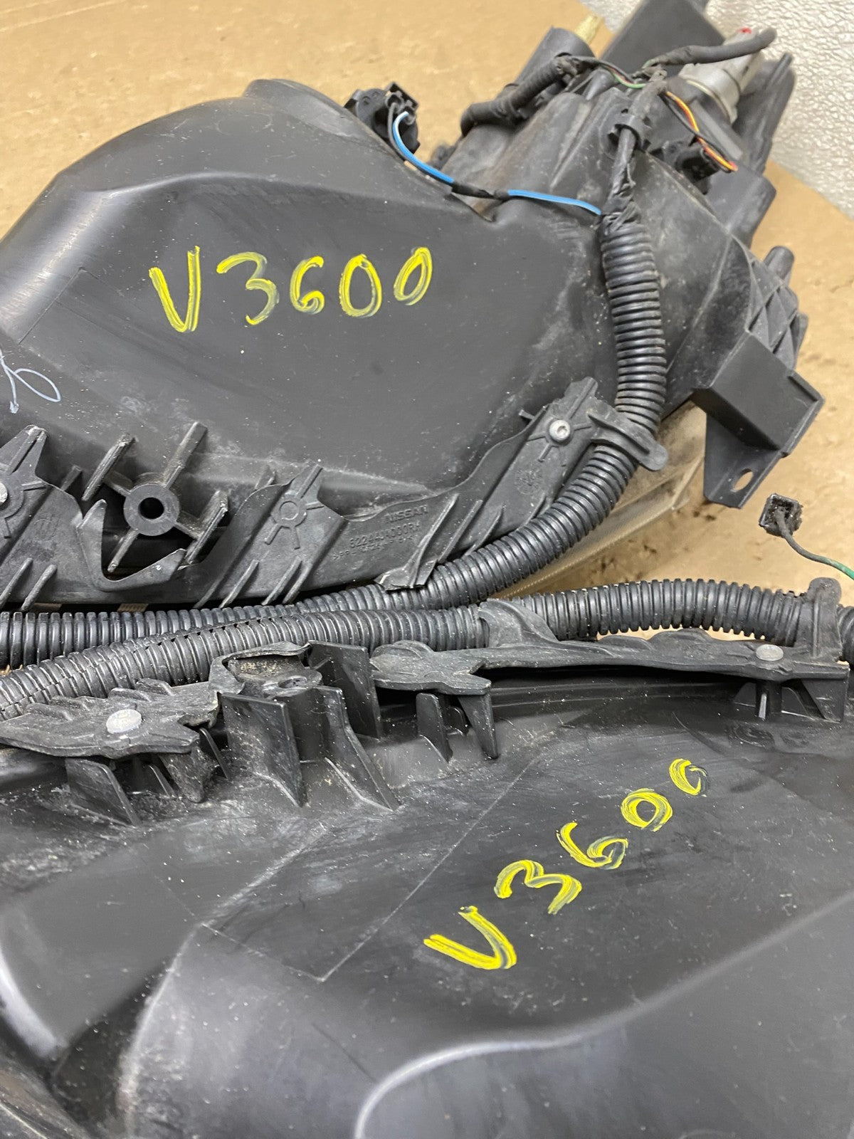 Sedan 2007 2008 2009 Nissan Altima Left+Right Set Headlights V3600 DW15