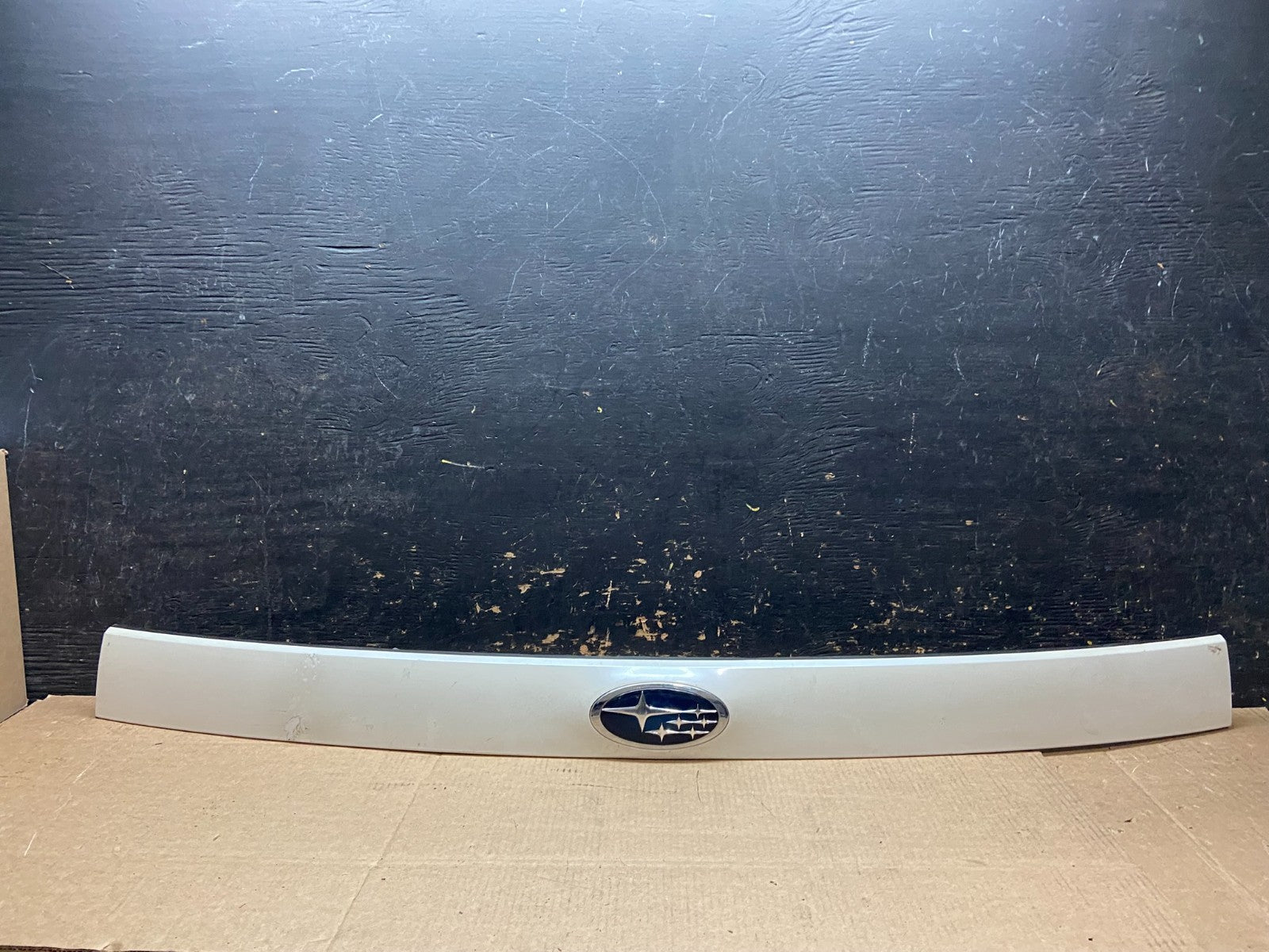 2009 - 2013 Subaru Forester  Liftgate Tailgate Trunk Trim Molding Y9397 DG0