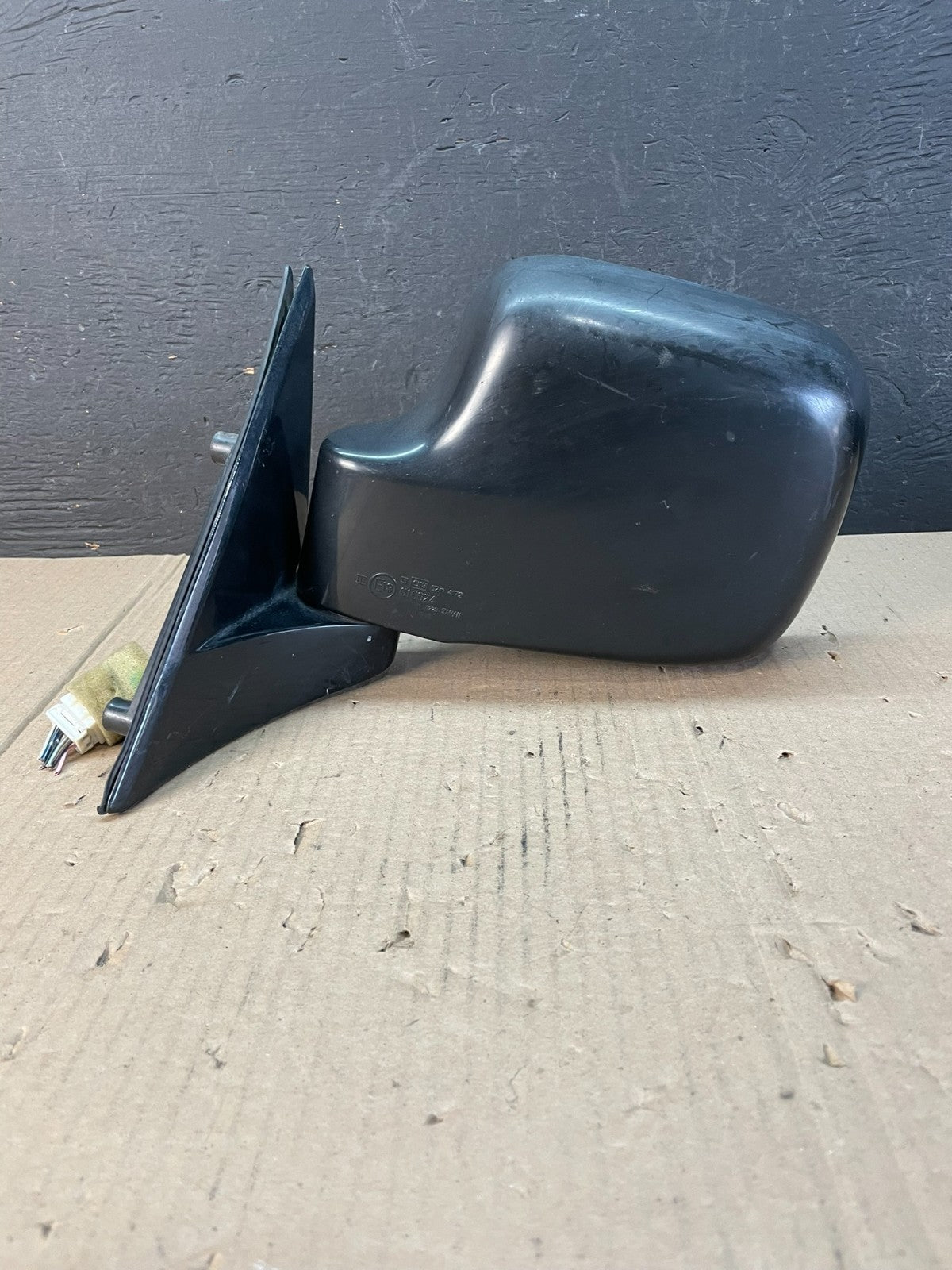 1998 to 2002 Isuzu Trooper Left Driver LH Power Door Mirror AD8685 DW0