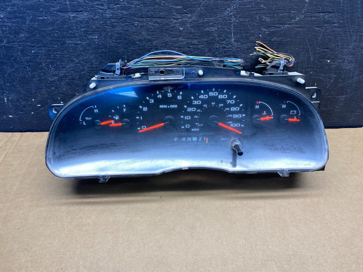 2004 to 2008 Ford E150 E250 Gauge Speedometer Cluster AH7086 DG0