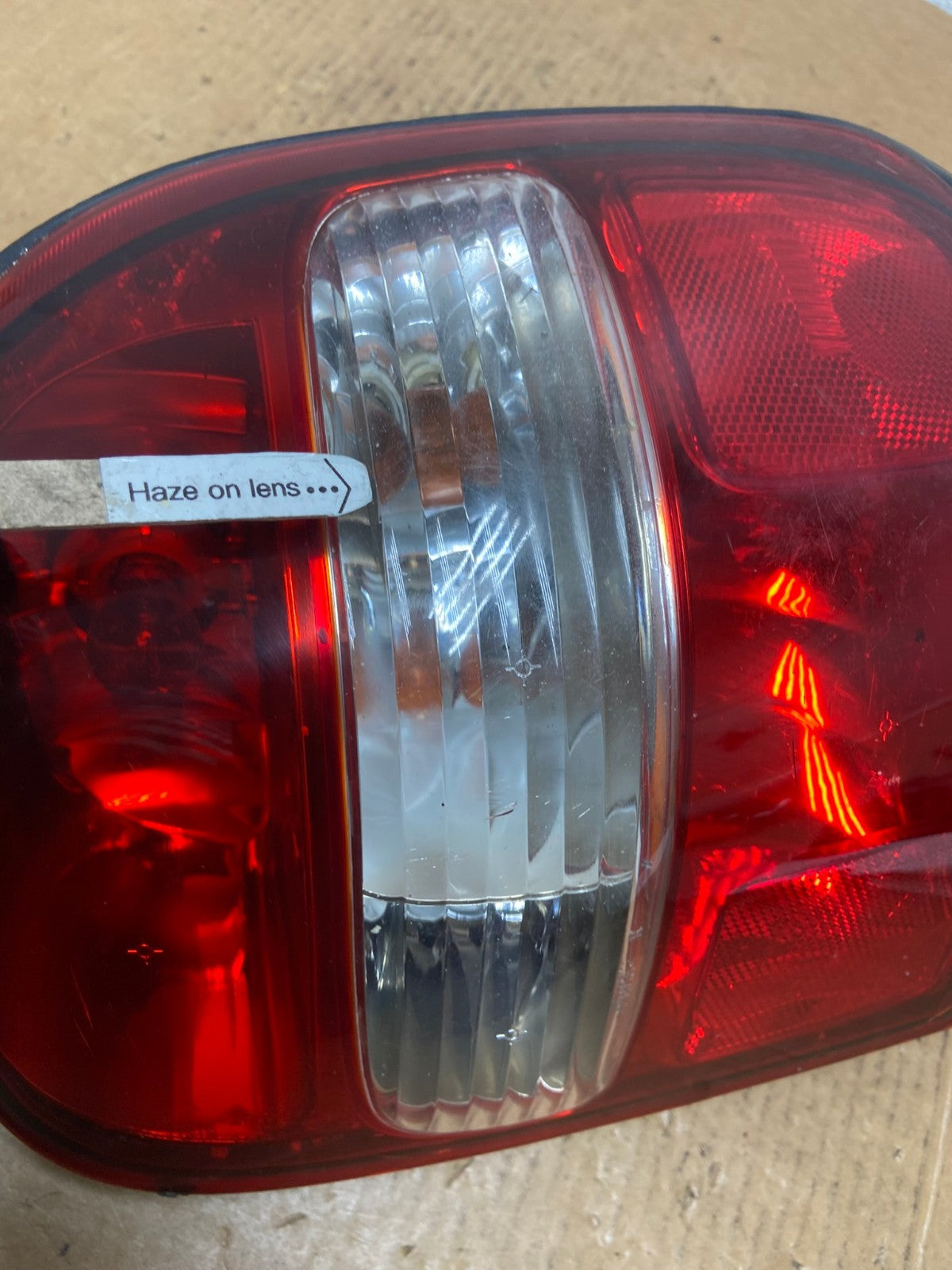 1998 to 2002 Kia Sportage Right Passenger RH Side Tail Light AE0252 LK4