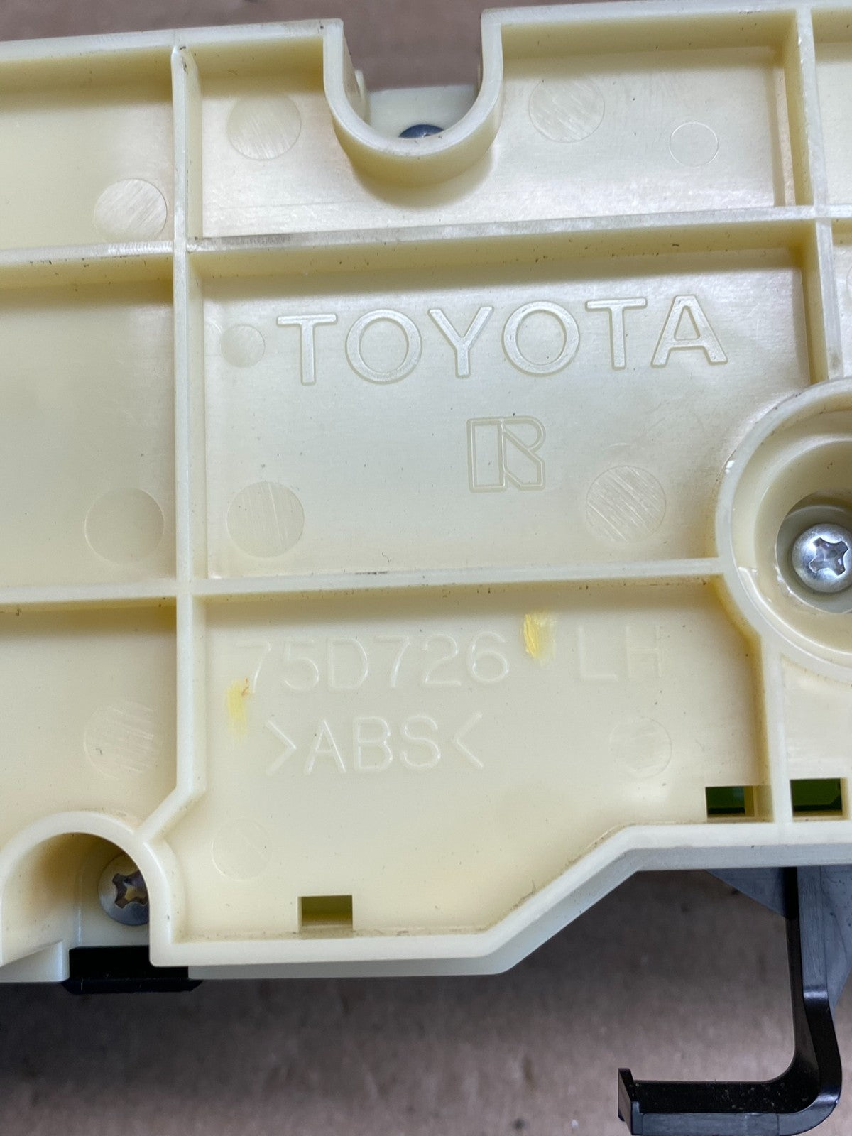 2010 to 2015 Toyota Prius A/C Heater Climate Control Unit Switch AG0099 DG5