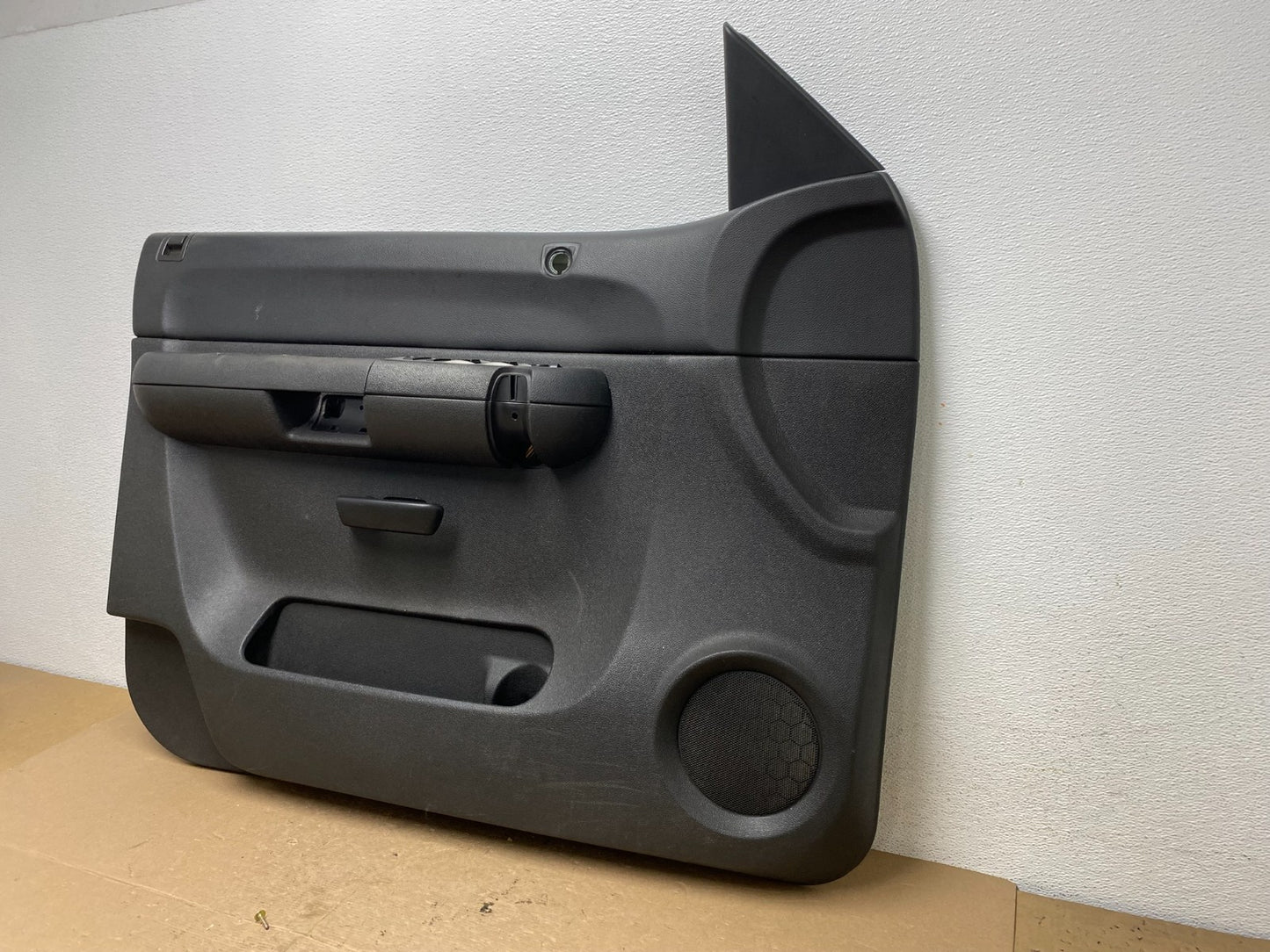 2007 to 2009 GMC Sierra Silverado Left Driver Side Door Panel AF49631