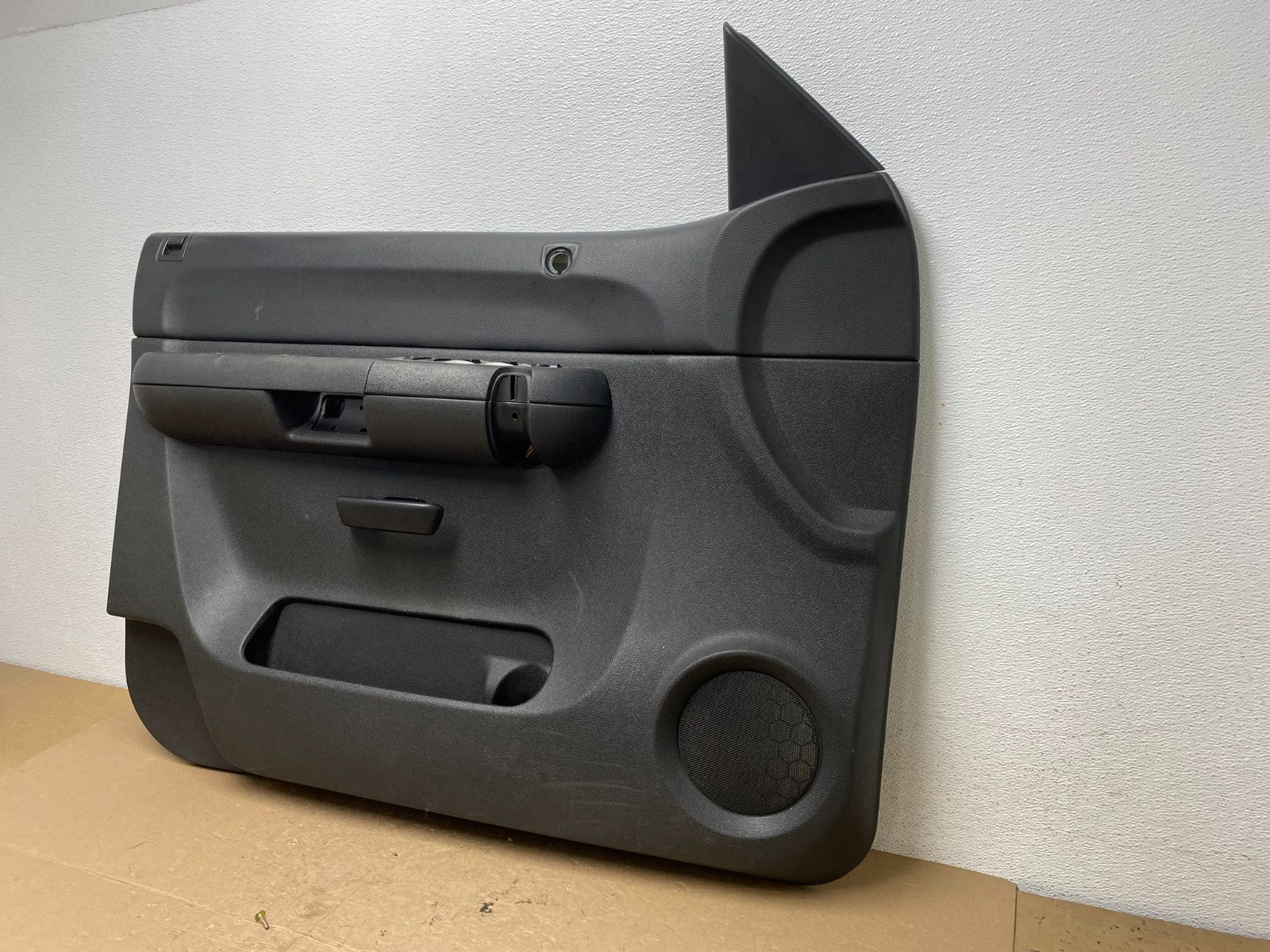 2007 to 2009 GMC Sierra Silverado Left Driver Side Door Panel AF49631