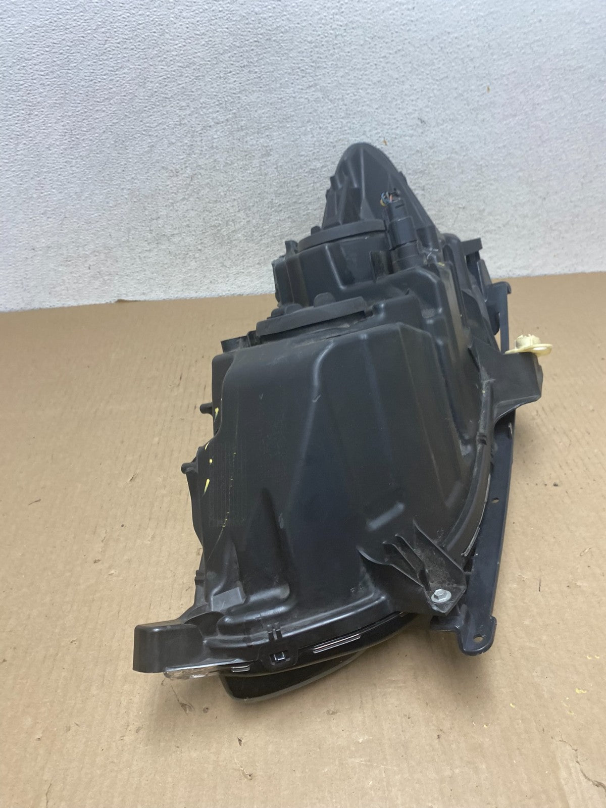2013 to 2016 Ford Fusion Right Passenger Rh Side Headlight AG7970 DW10