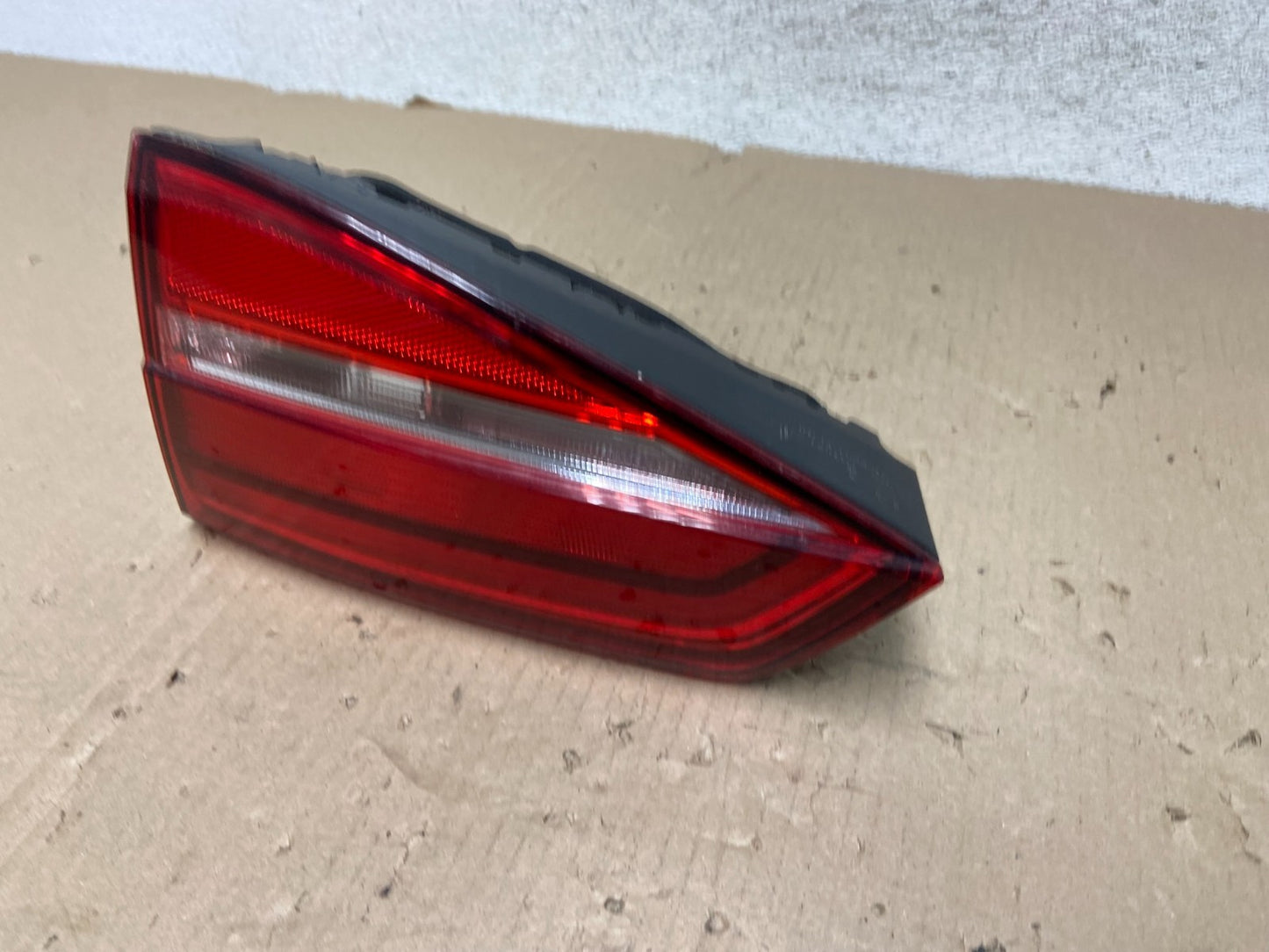 2015 - 2018 Volkswagen Jetta Right Passenger Side Tail Light Inner AG6952 DW1