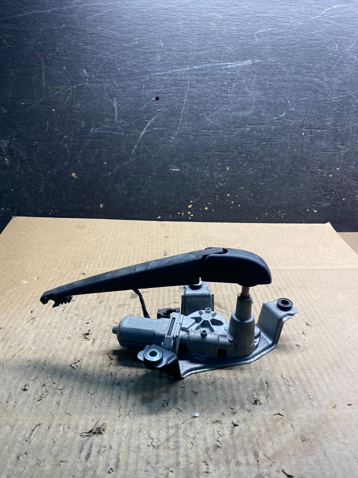 2014-2021 Dodge Durango  Tailgate Back Door Rear Wiper Motor Wiper z4837 DG3