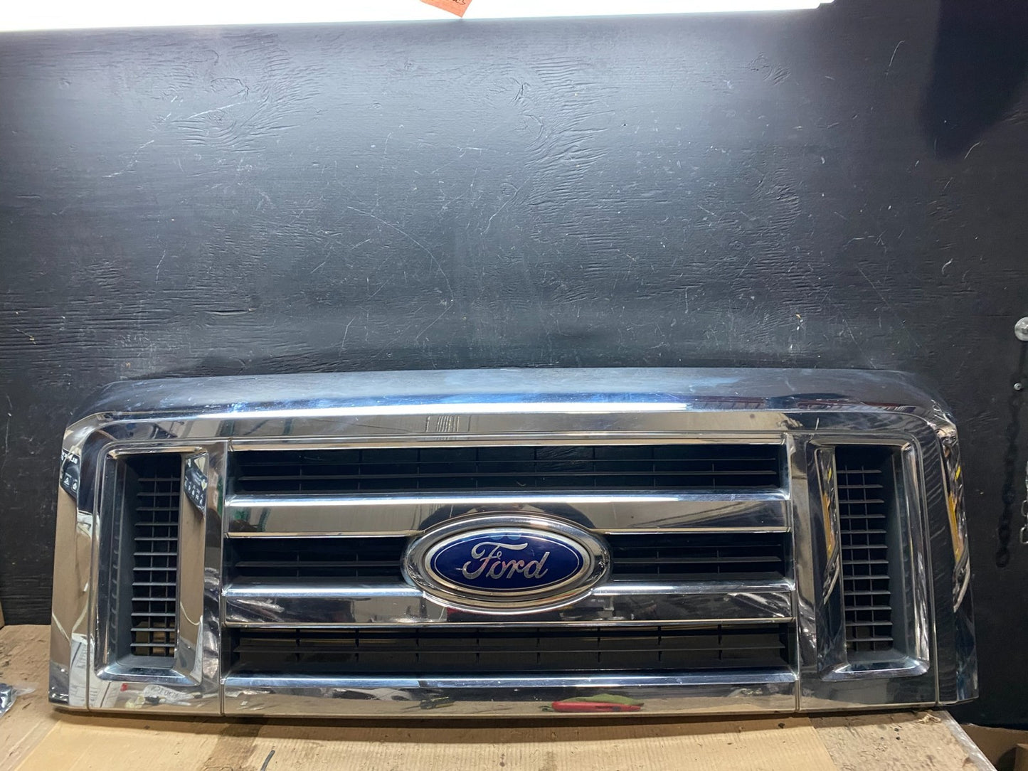 2008 to 2014 Ford Econoline E150 E250 Front Upper Chrome Grill Grille x3231 DG0