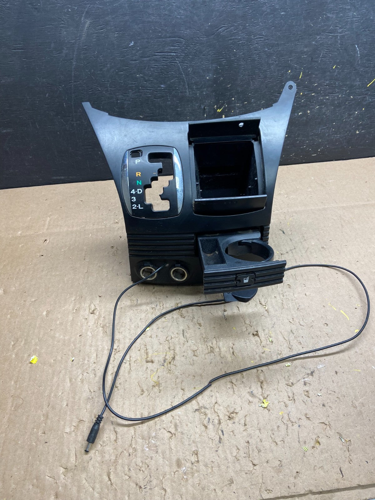 2004-2010 Toyota Sienna Center Console Dash Cupholder Bezel Trim T6036 DG3
