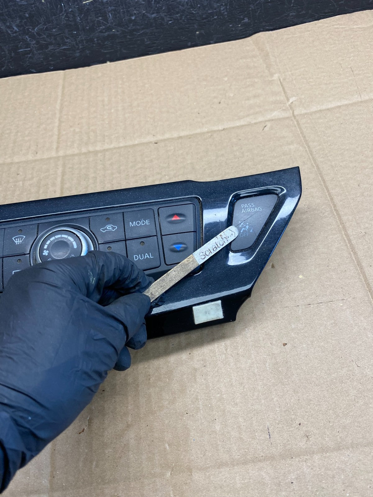 2013 to 2018 Nissan Pathfinder Radio Audio Climate Control AC9297 DG1