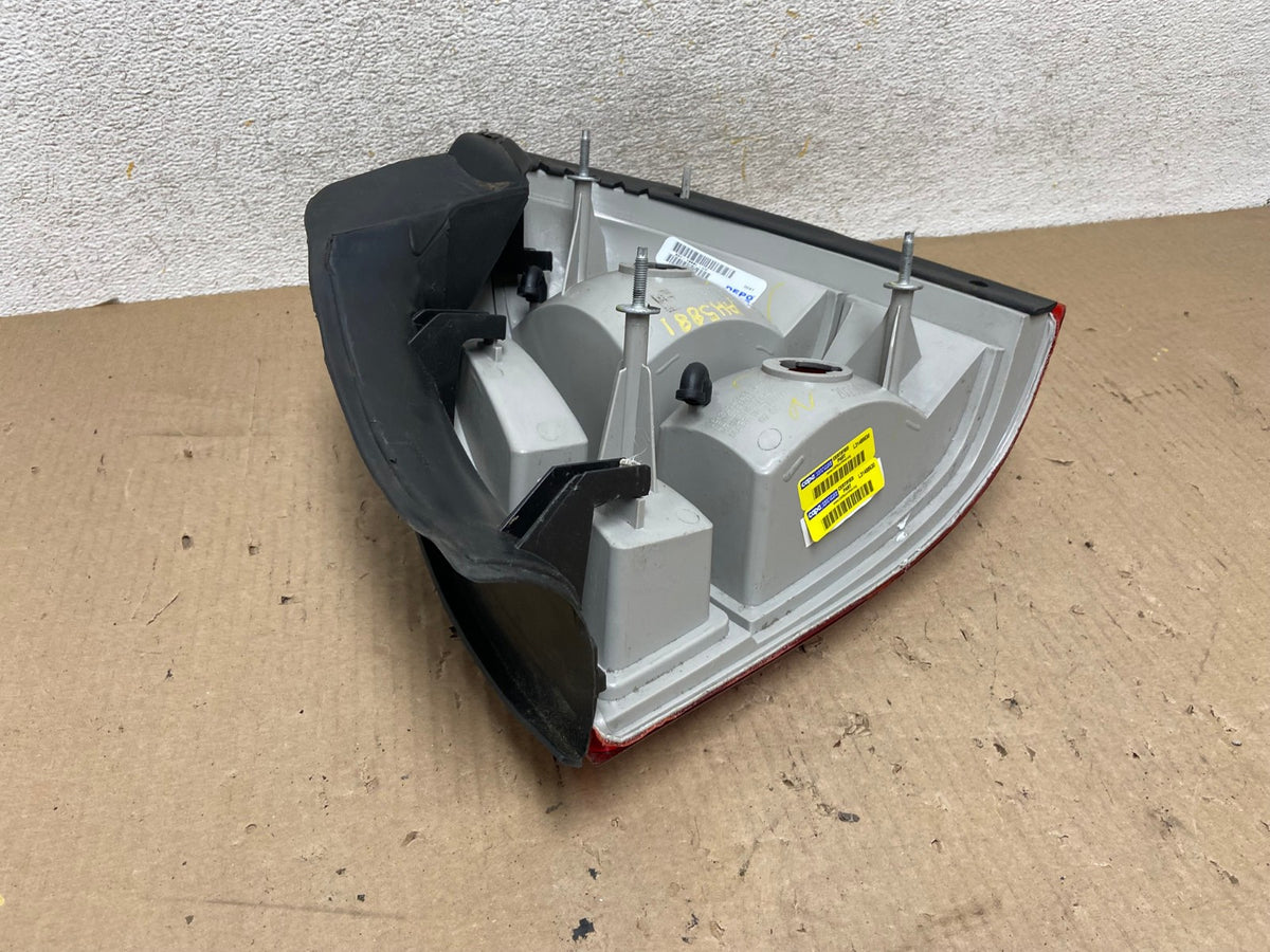 2003 to 2011 Lincoln Town Car Left Driver Lh Side Tail Light AH5881 LK5