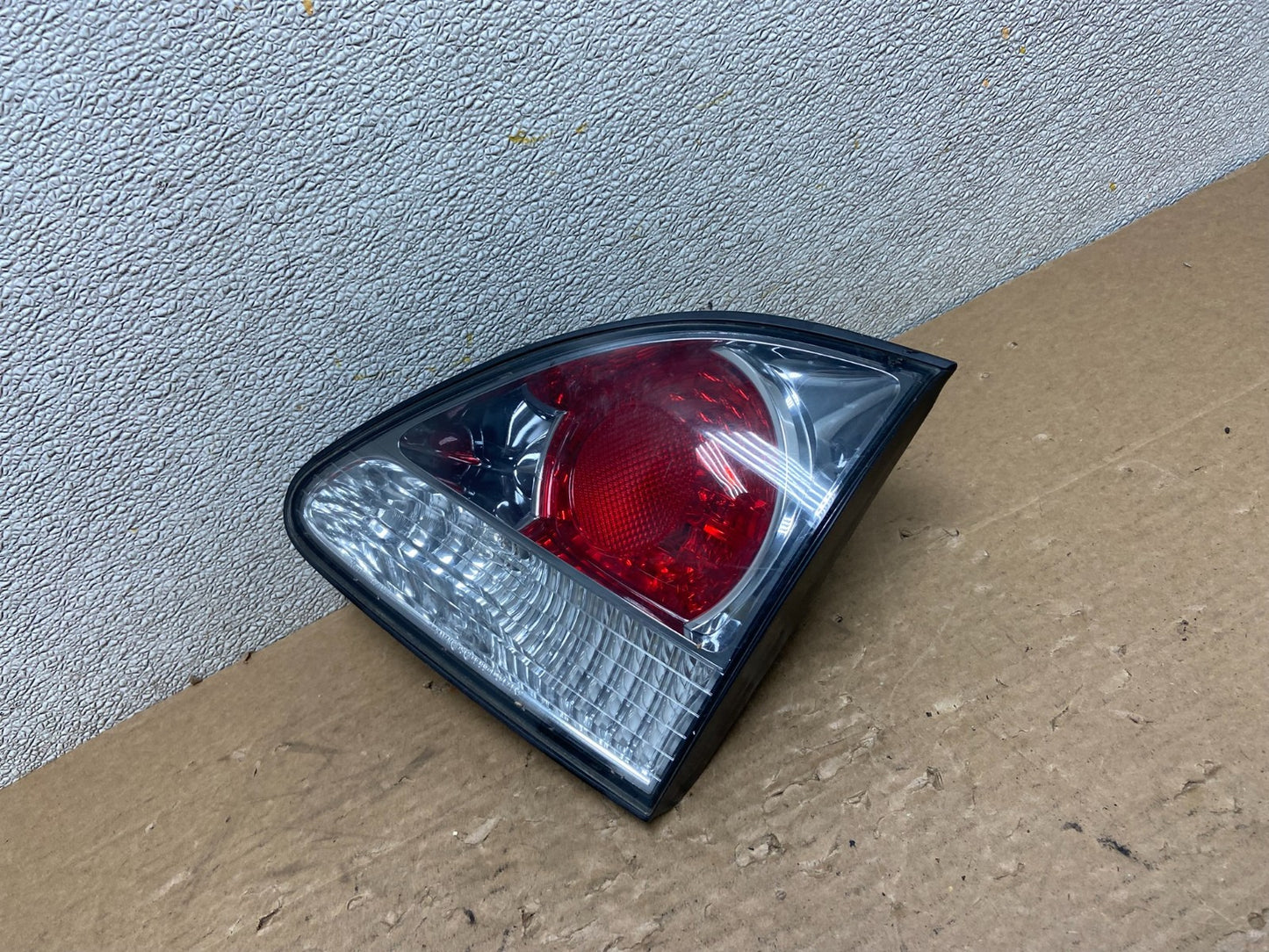 2000-2003 Lexus RX300 Right Passenger Side Rear Inner Tail Light Oem AB4803 LK1