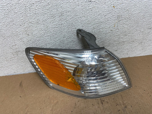 2000 - 2001 Toyota Camry Front Right Passenger RH Turn Signal AD8049 LK0