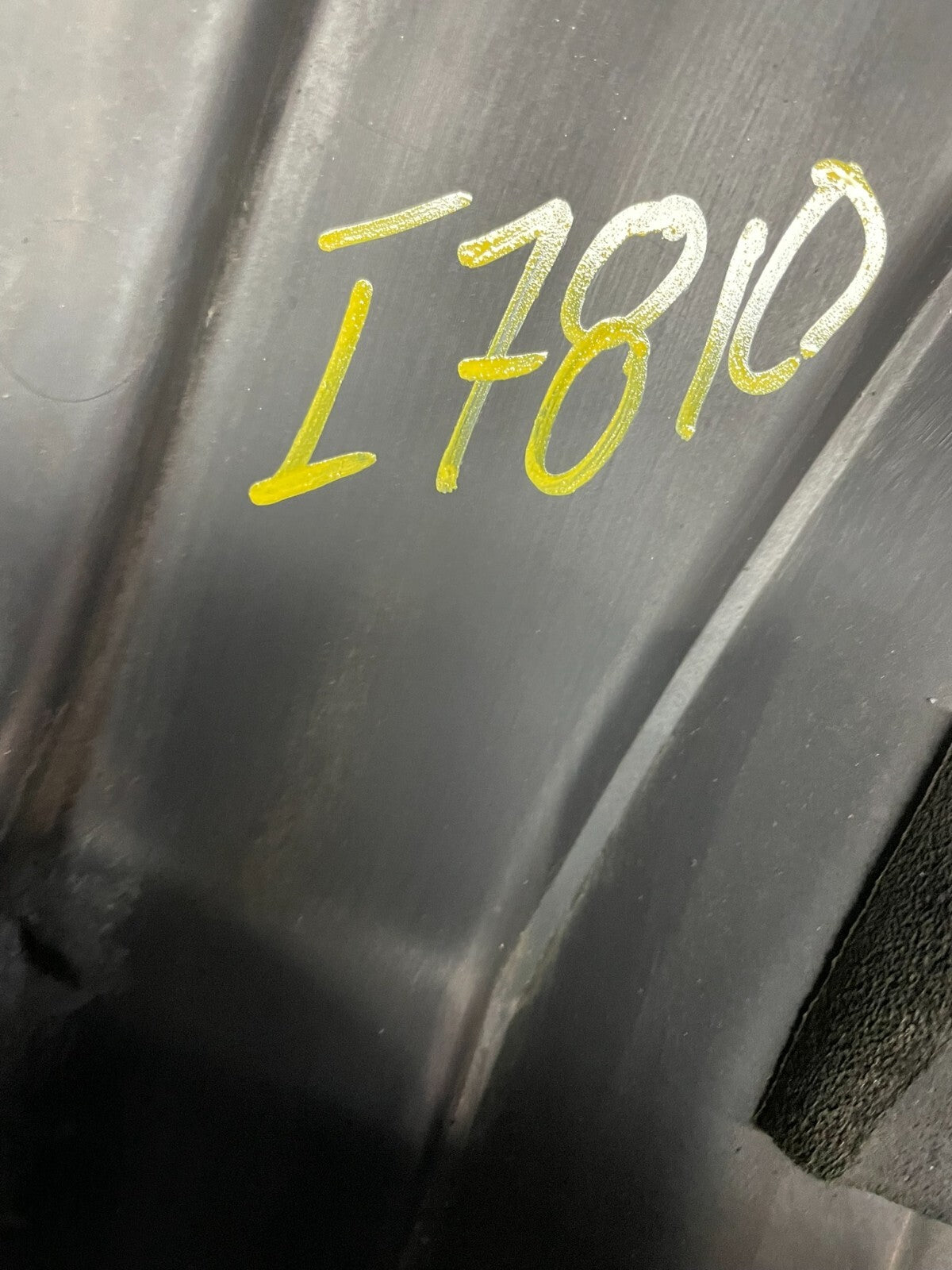 2005 to 2007 Honda Odyssey Black Engine Cover OEM i7810 DG9