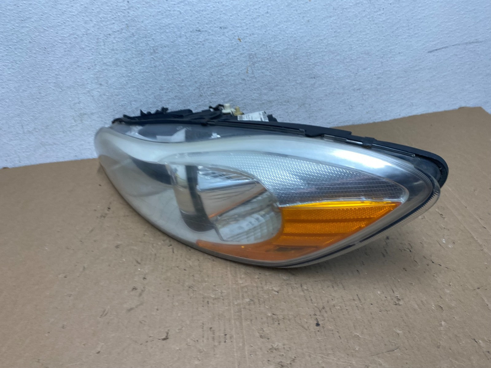 2011-2013 Volvo C30 Left Driver LH Side Halogen Headlight AD8068 DG1