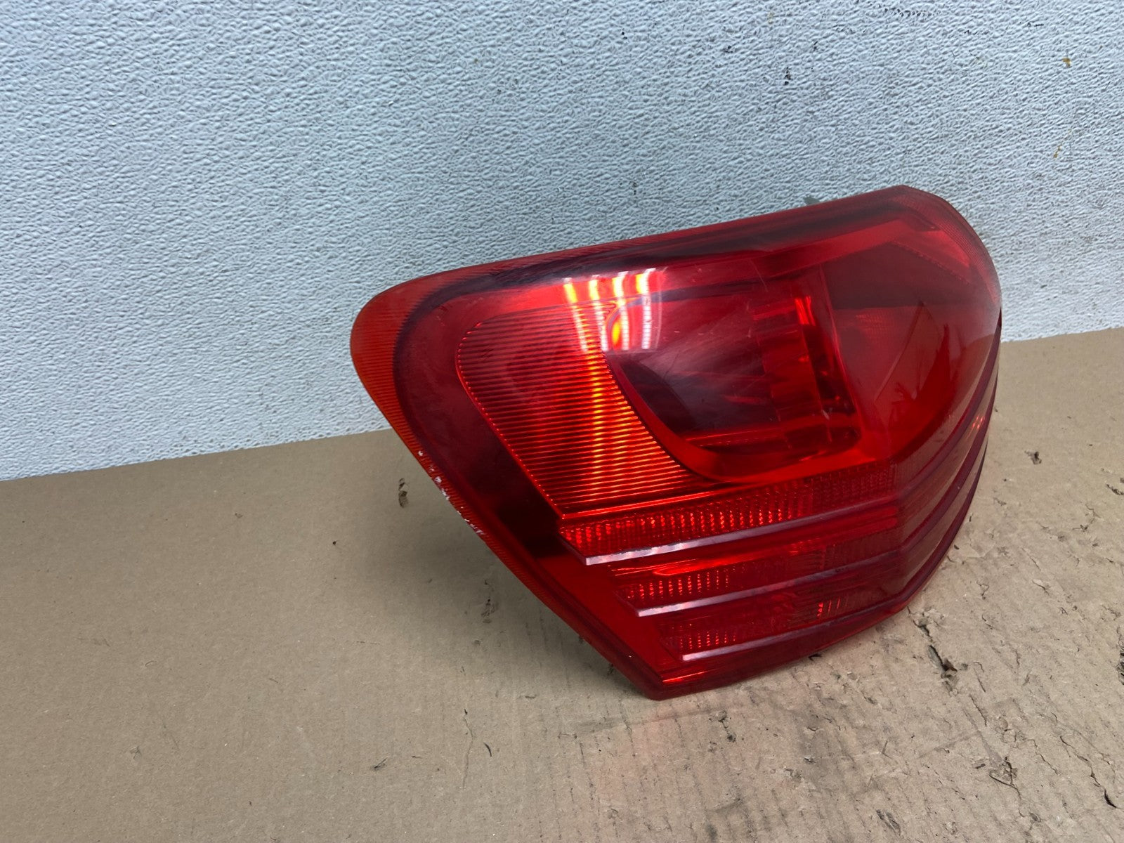2008 to 2015 Nissan Rogue Left Driver Lh Side Tail Light AE8850 LK2