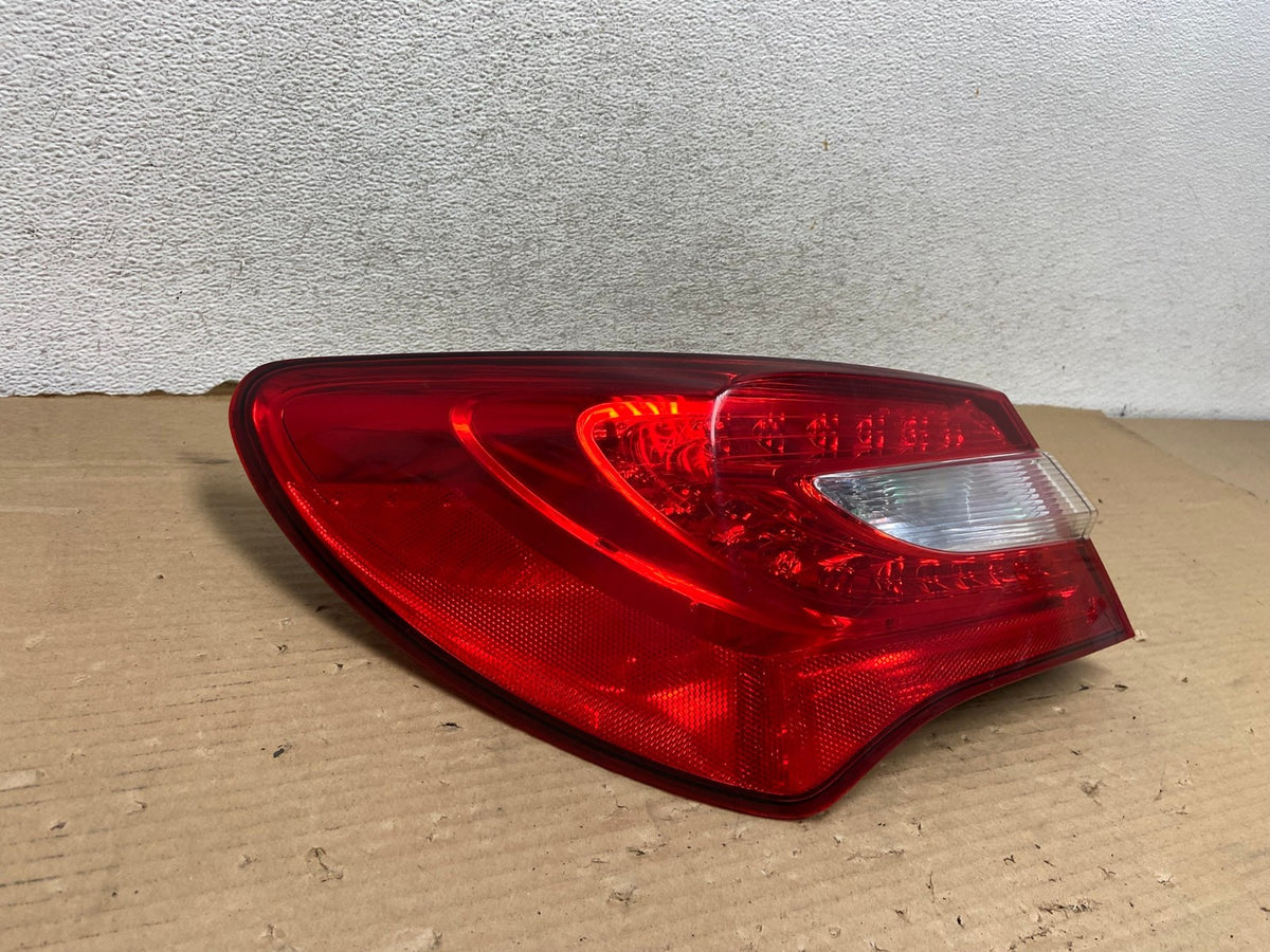 2011 - 2014 Chrysler 200 Sedan Left Driver LH Led Tail Light AG8189 LK1