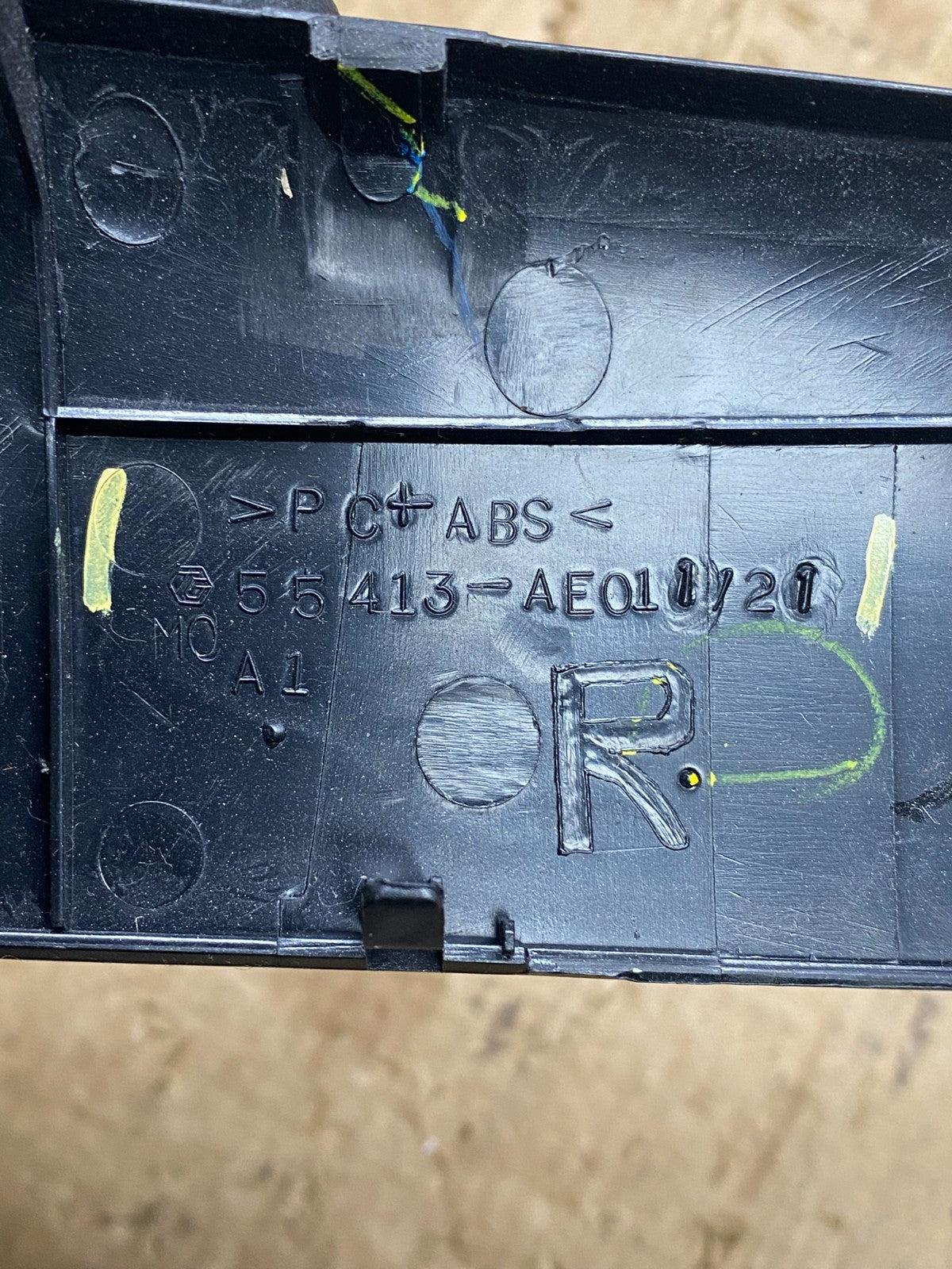 2004 to 2010 Toyota Sienna Right Side Radio Switches Bezel Trim z7345 DG4