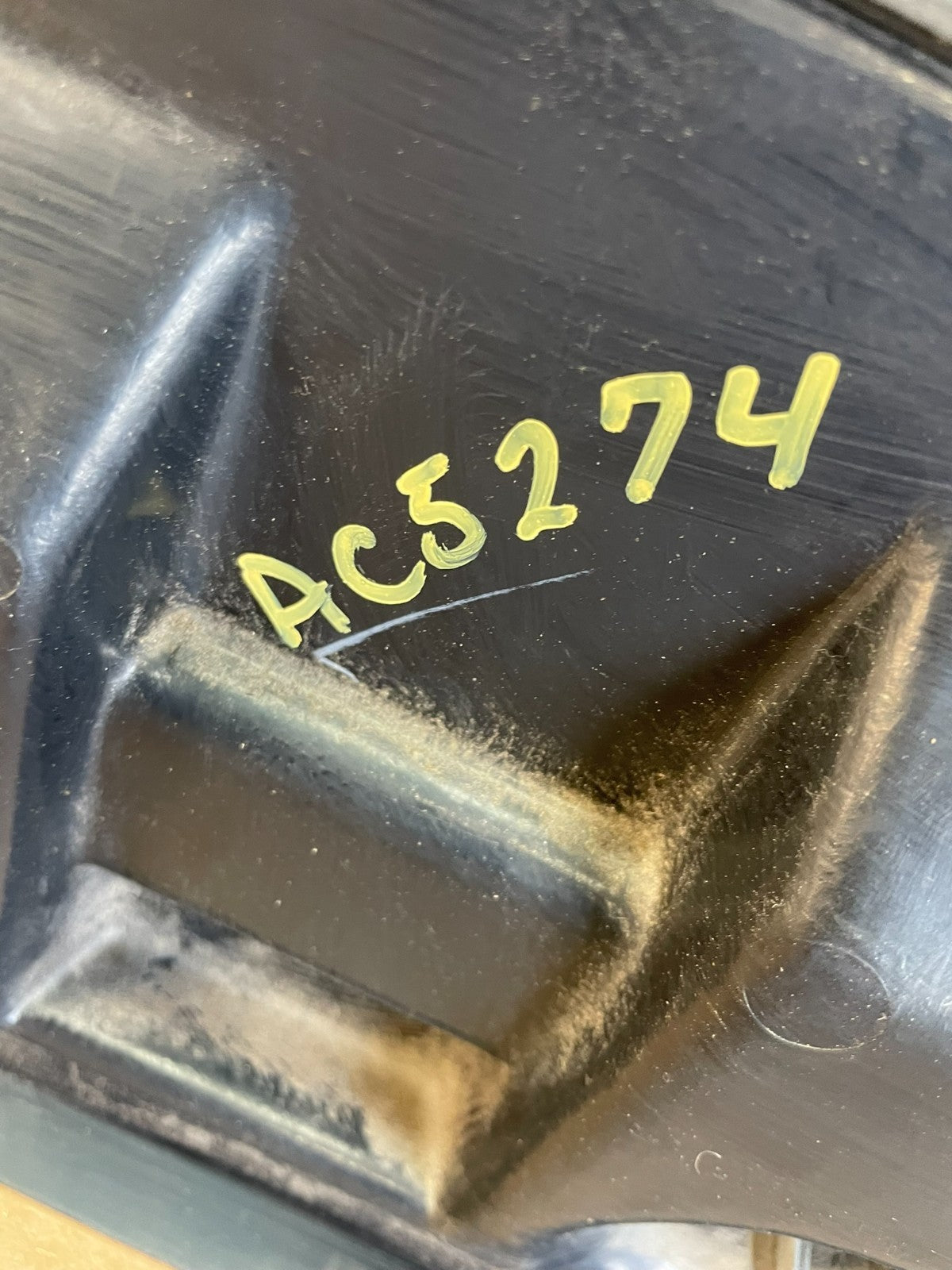 1995 1996 Toyota Camry Center Trunk Rear Tail Light AC5274 DG8