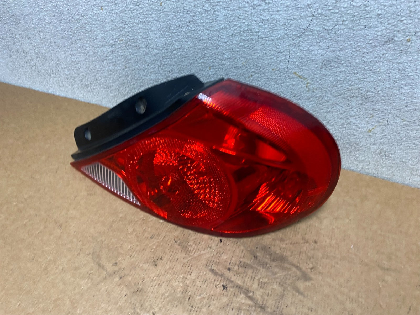 2002 to 2003 Kia Spectra Sedan Passenger Right Side Tail Light S6917 PS1