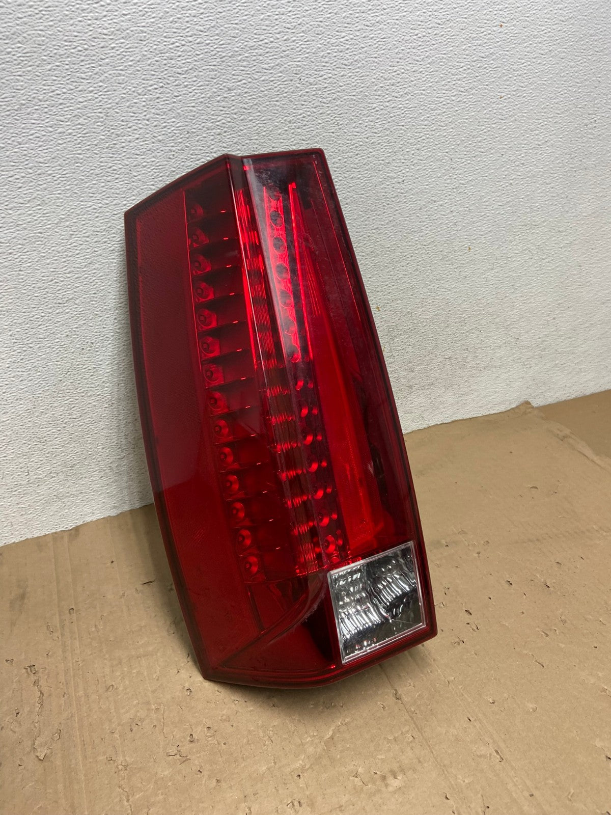 2007 to 2014 Cadillac Escalade Left Driver LH Side Tail Light AE9260 LK2