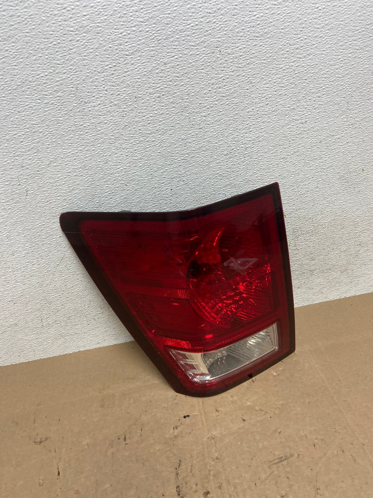 2007 2008 2009 2010 Jeep Grand Cherokee Left Driver Lh Tail Light AE6097 LK2