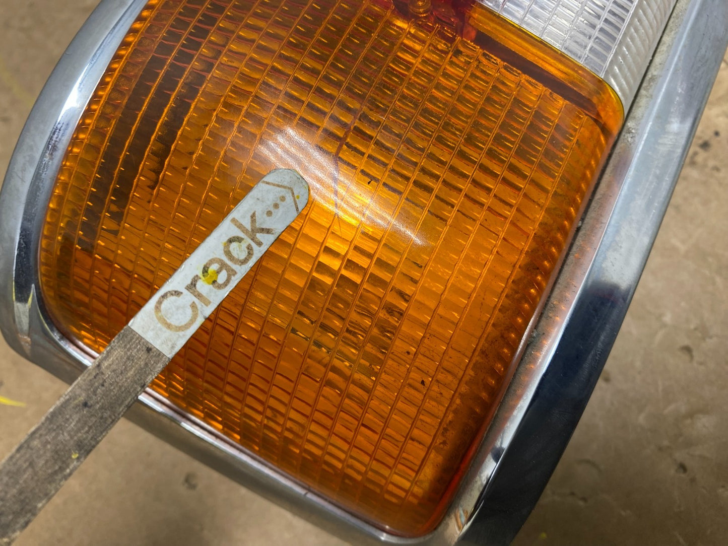 Mercedes W114 W115  Left Driver LH Side Tail Light V6107 DG5