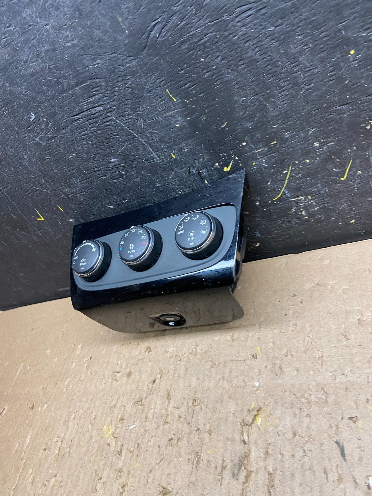 2011-2014 Chrysler 200 Heater AC Climate Switch Temperature Control T8671 DG2